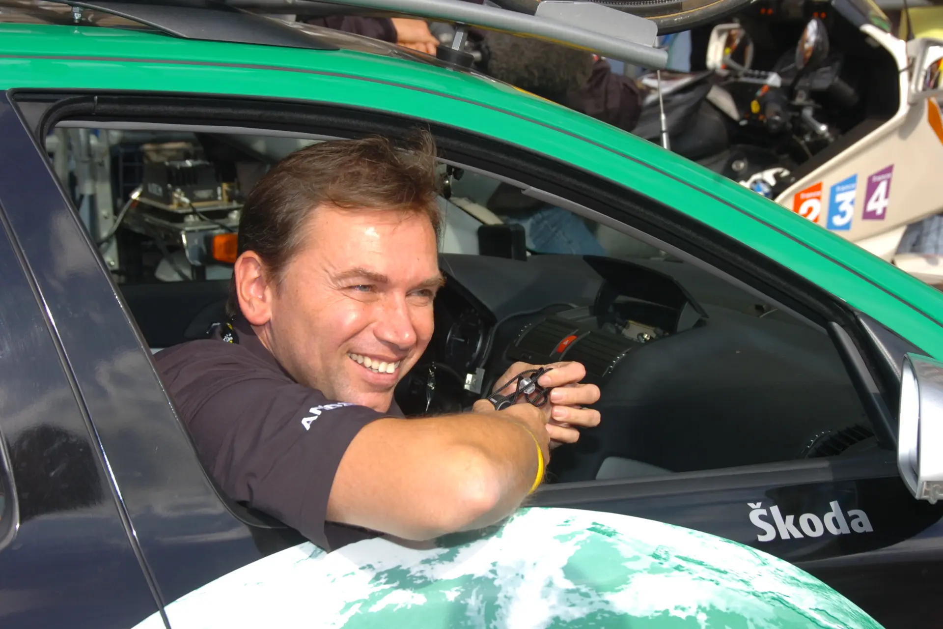 Bruyneel calls UCI 'hypocrites' after official press release about Tour visit, Vive le Vélo explains invitation