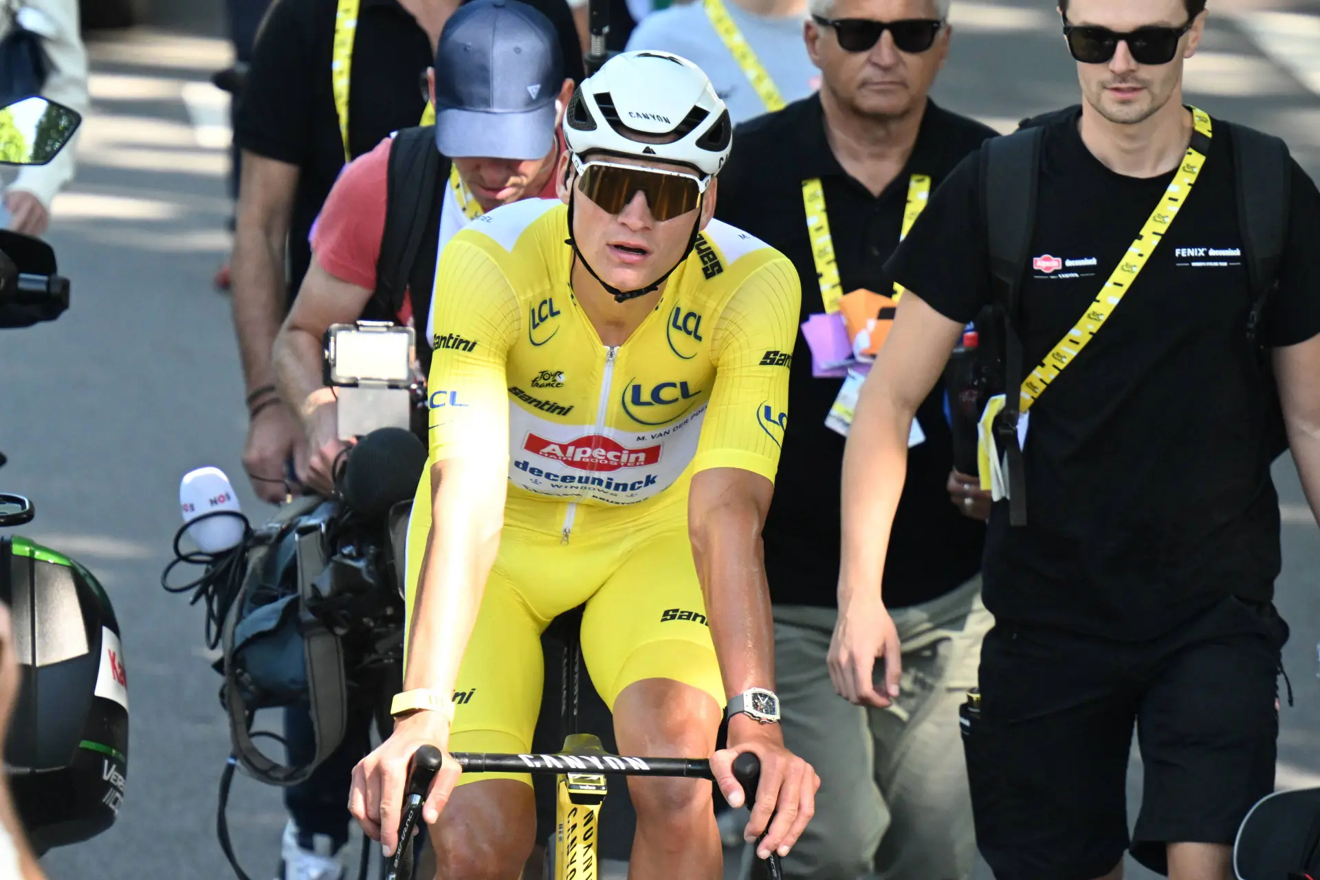 Van der Poel loses the yellow jersey to Pogacar on the Mur de Bretagne: "I was almost dropped the first time"