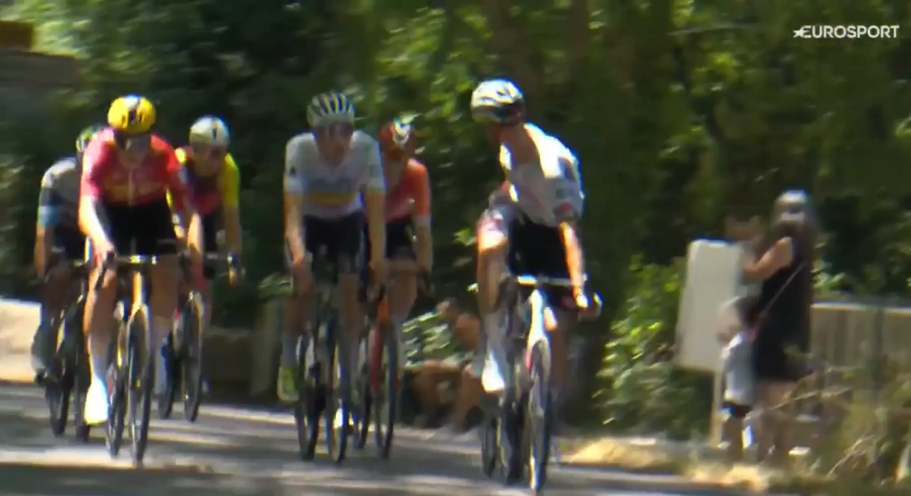 🎥 UAE Team Emirates not making friends on Mont Ventoux: Politt furious over breakaway attempts
