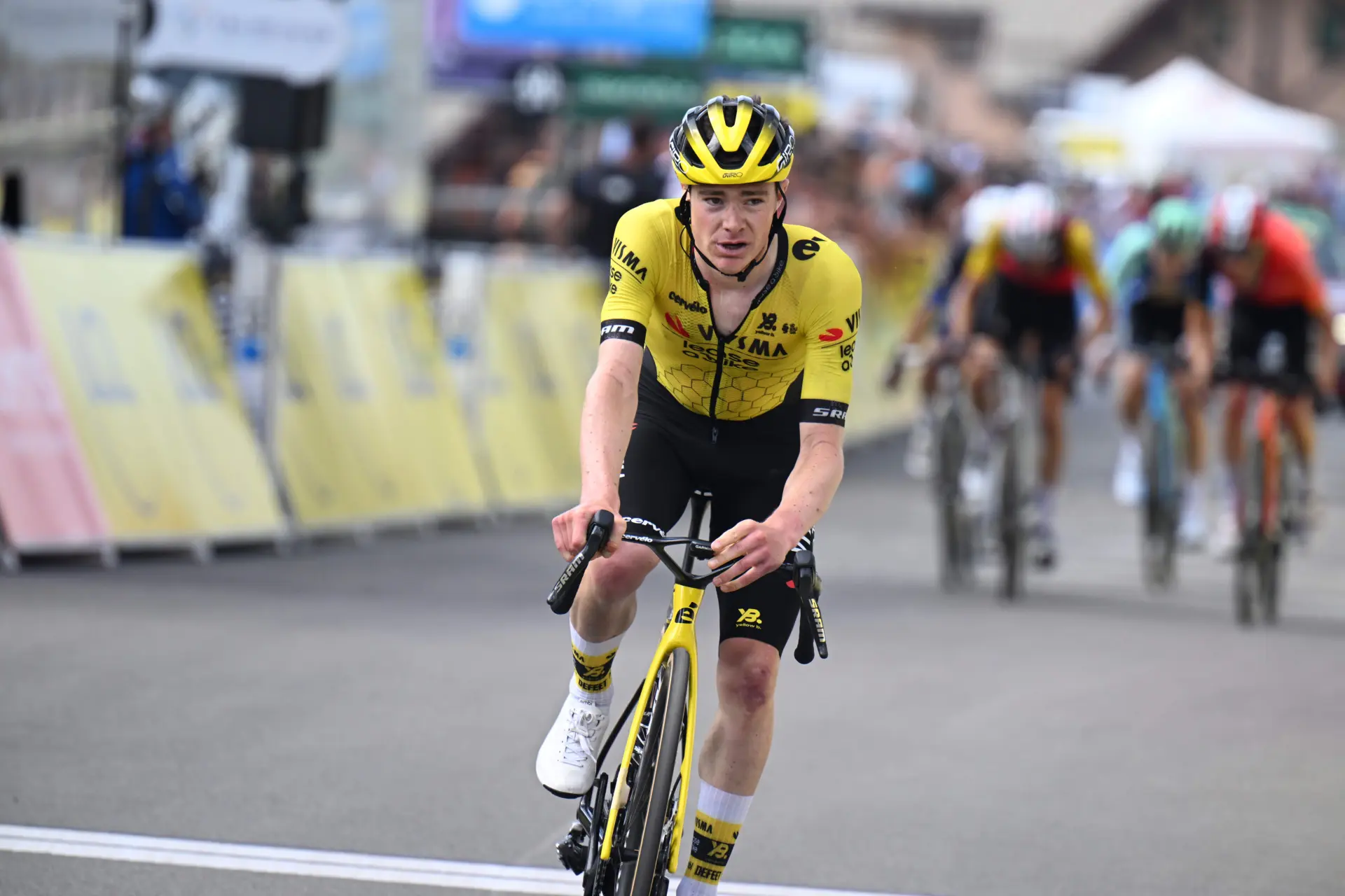 Vuelta rookie Tulett still looks up to van Aert: "Mathieu was a role model, but Wout was truly my idol"