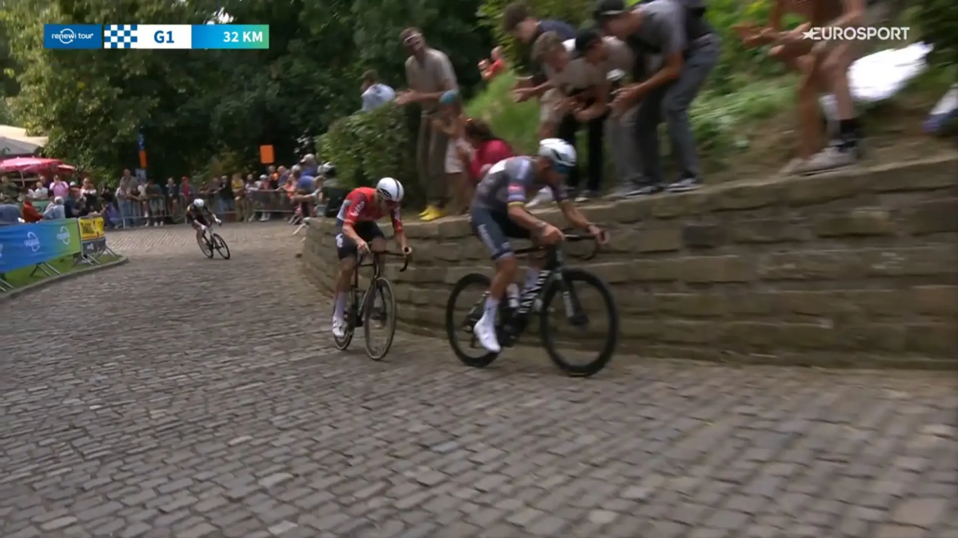 On van der Poel’s wheel, De Lie rode the fastest Muur ever: "Losing to Mathieu Van der Poel is no disgrace"