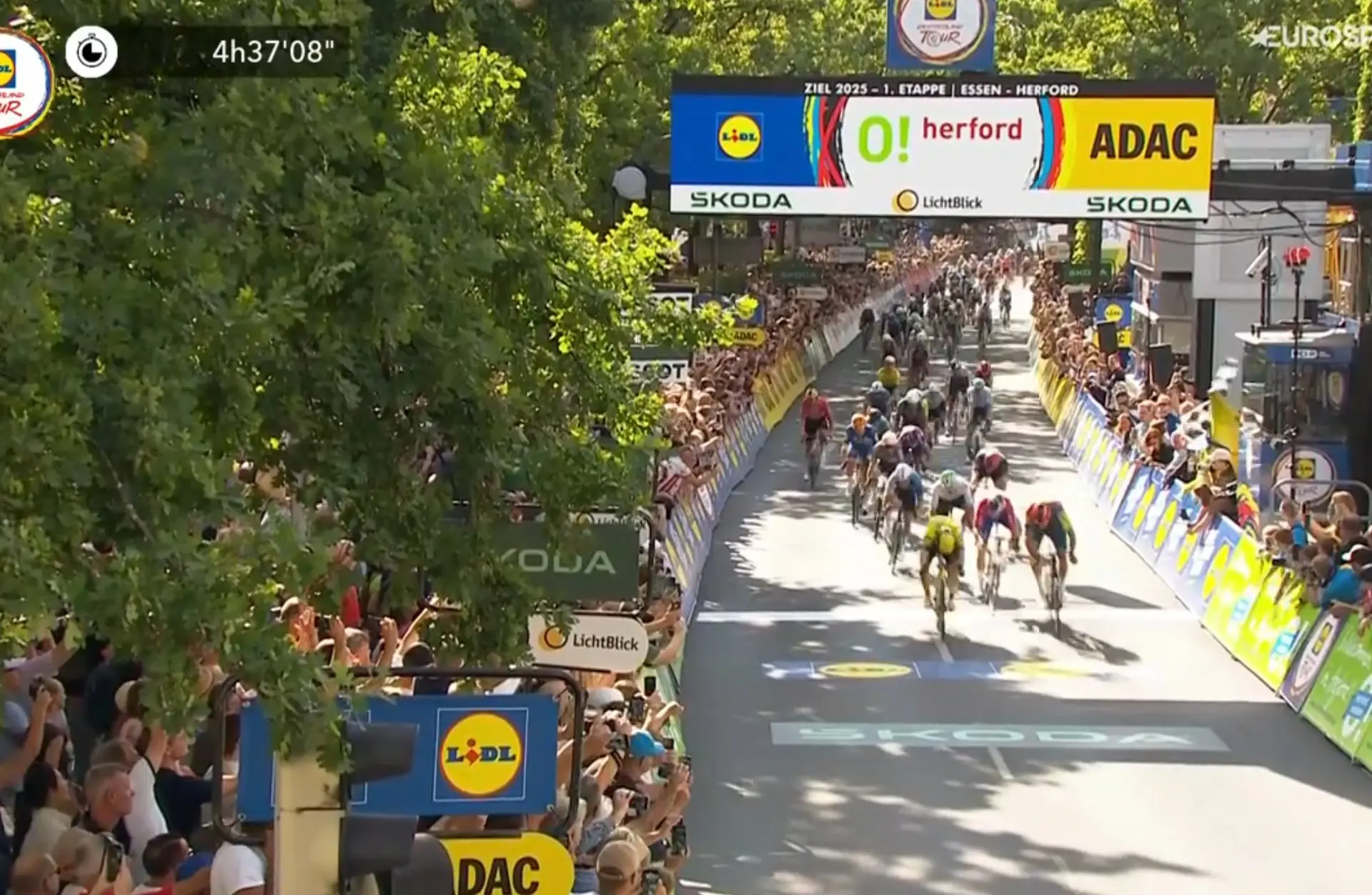 Jury took ages to decide on photo finish between Milan and Brennan, but declares Milan winner of stage 1 of Tour of Germany