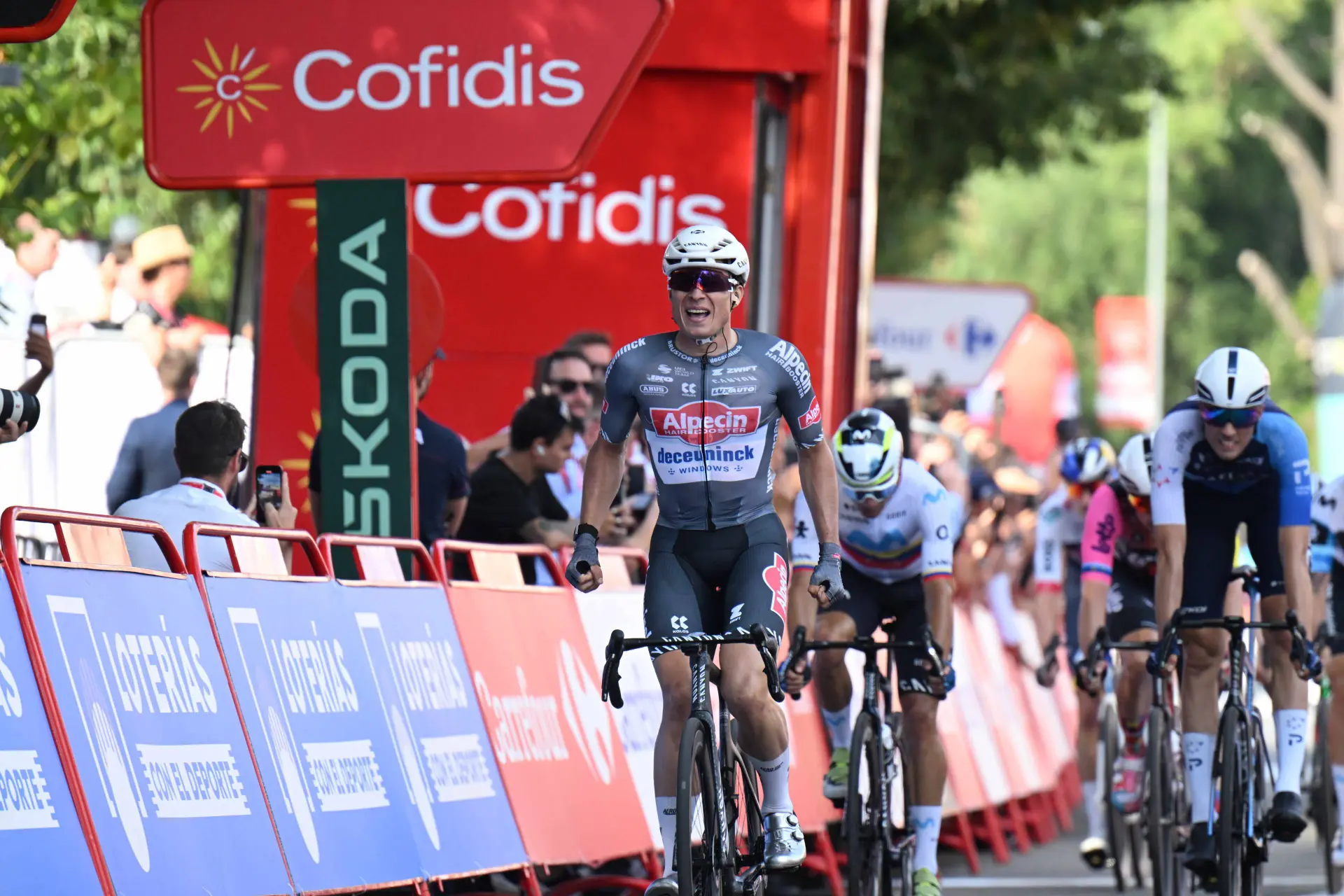 Van der Poel and Philipsen win, but do so purely thanks to Alpecin-Deceuninck's brilliance: "They are so motivated"