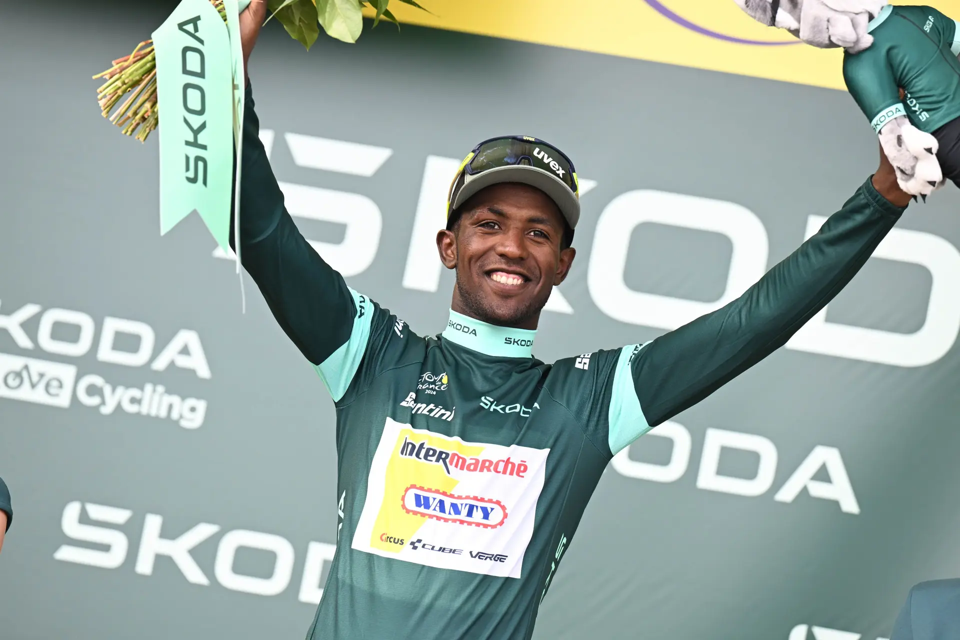 The coach who helped Biniam Girmay win the green jersey quits Lotto-Intermarché days before the Tour de France