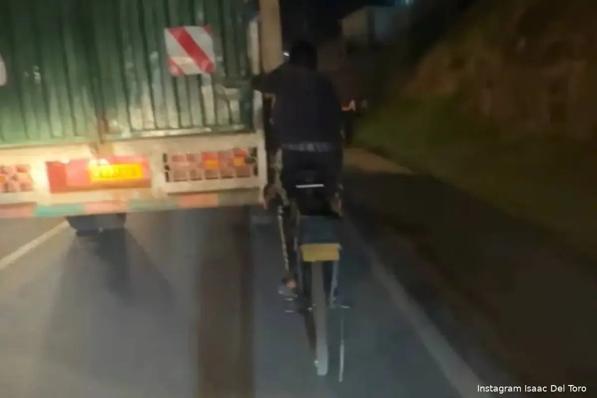 🎥 Wacky recon footage from Rwanda: Pogacar and Evenepoel play it smart, Del Toro struggles in the dark