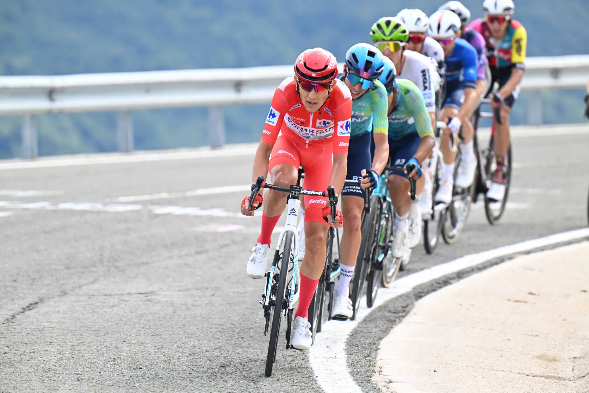 🎥 Highlights stage 10 Vuelta a España 2025: UAE takes another stage, Visma | Lease a Bike back in red