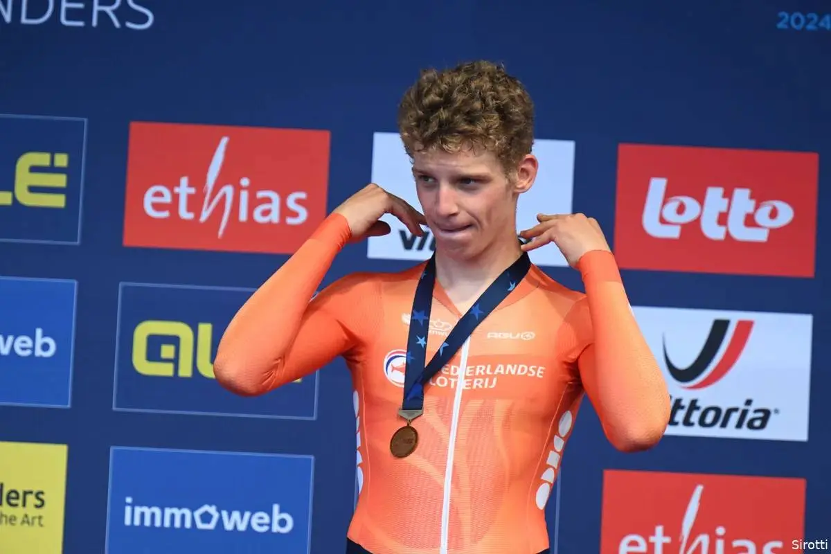 Program and results World Cycling Championship 2025 | After missing out in Mixed Relay, France strikes in first road race, men up on Friday!