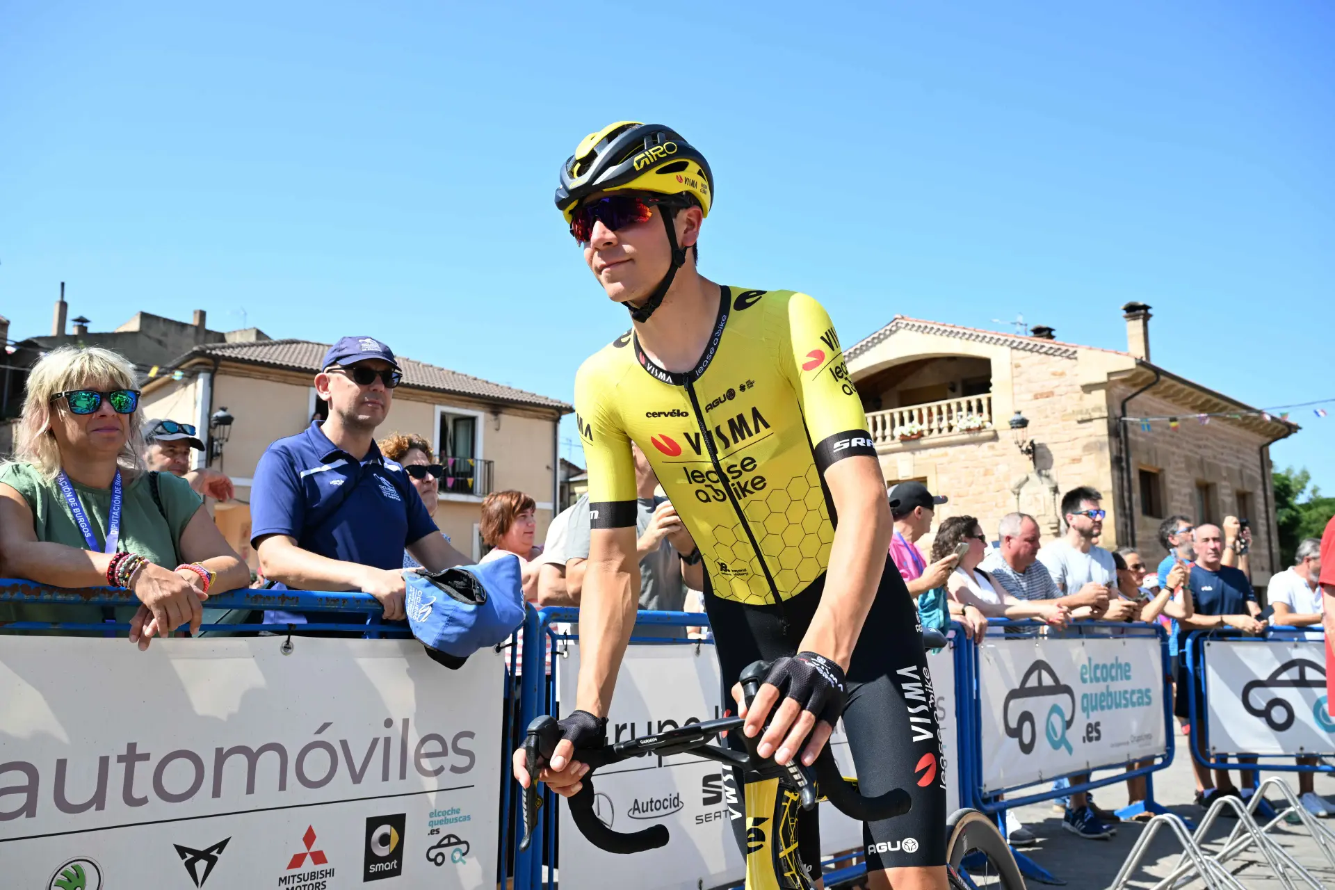 Cian Uijtdebroeks speaks out for the first time about move from Visma | Lease a Bike to Movistar