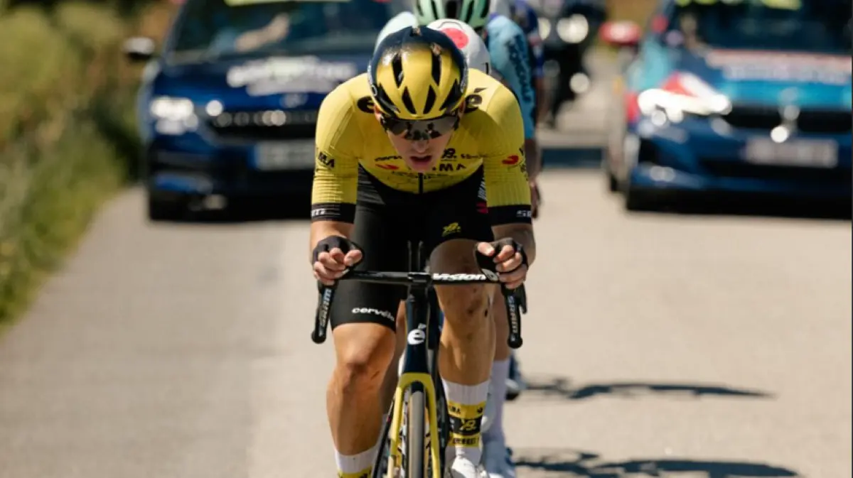 Visma | Lease a Bike sees 20-year-old British talent leave, young sprinter chooses development team Jayco-AlUla