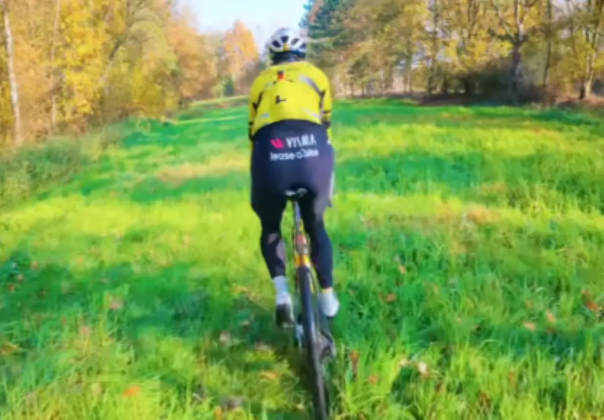 Van Aert ups the intensity and shifts gears alongside new Visma-recruit - and former teammate of Van der Poel