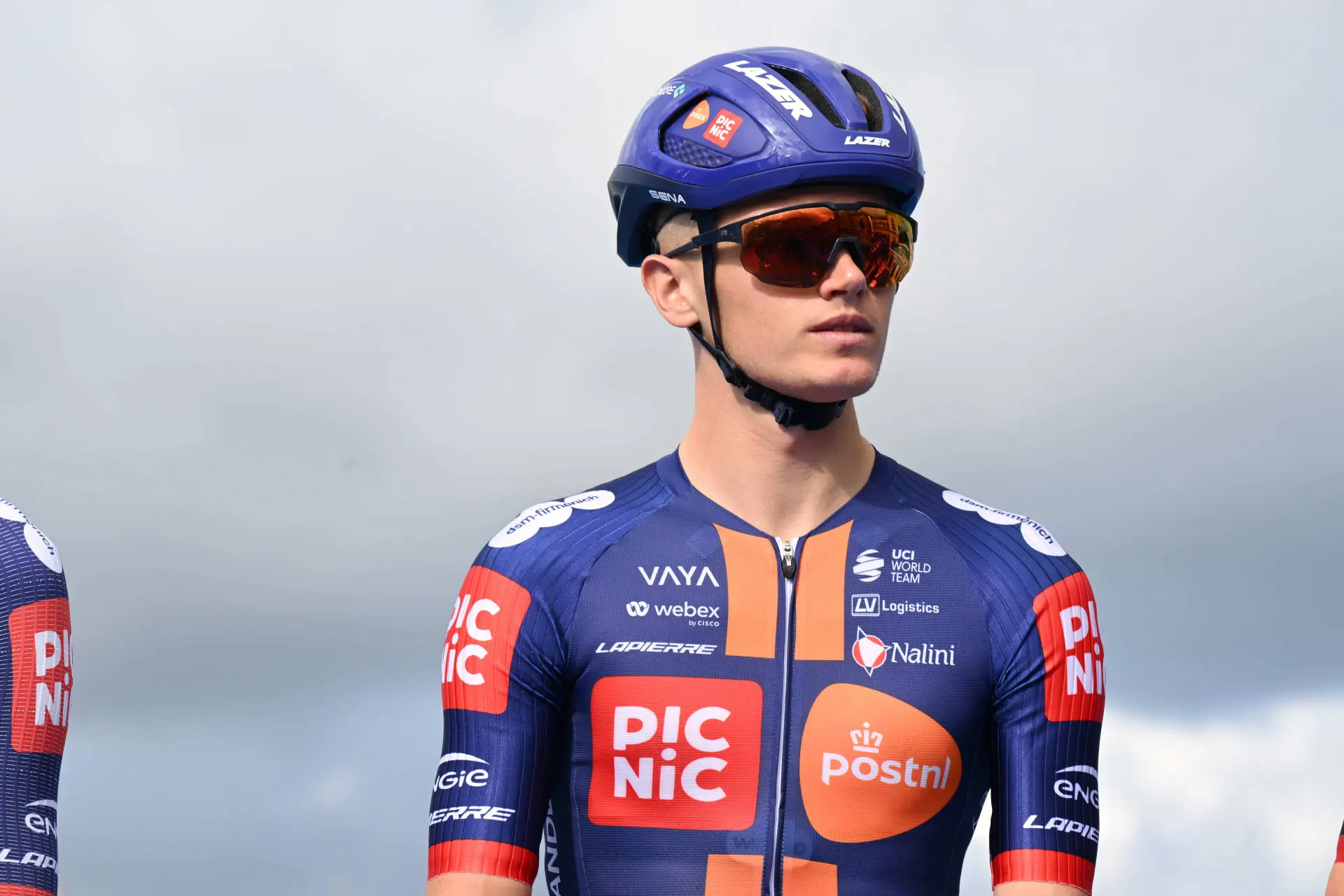 A massive transfer deep into December: Oscar Onley signs for INEOS Grenadiers after all
