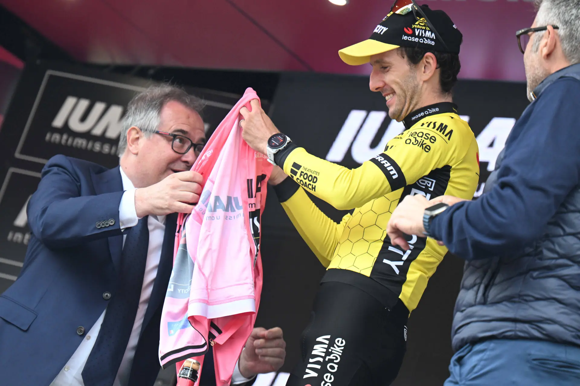 Visma | Lease a Bike and Simon Yates will continue puzzling after Giro course announced