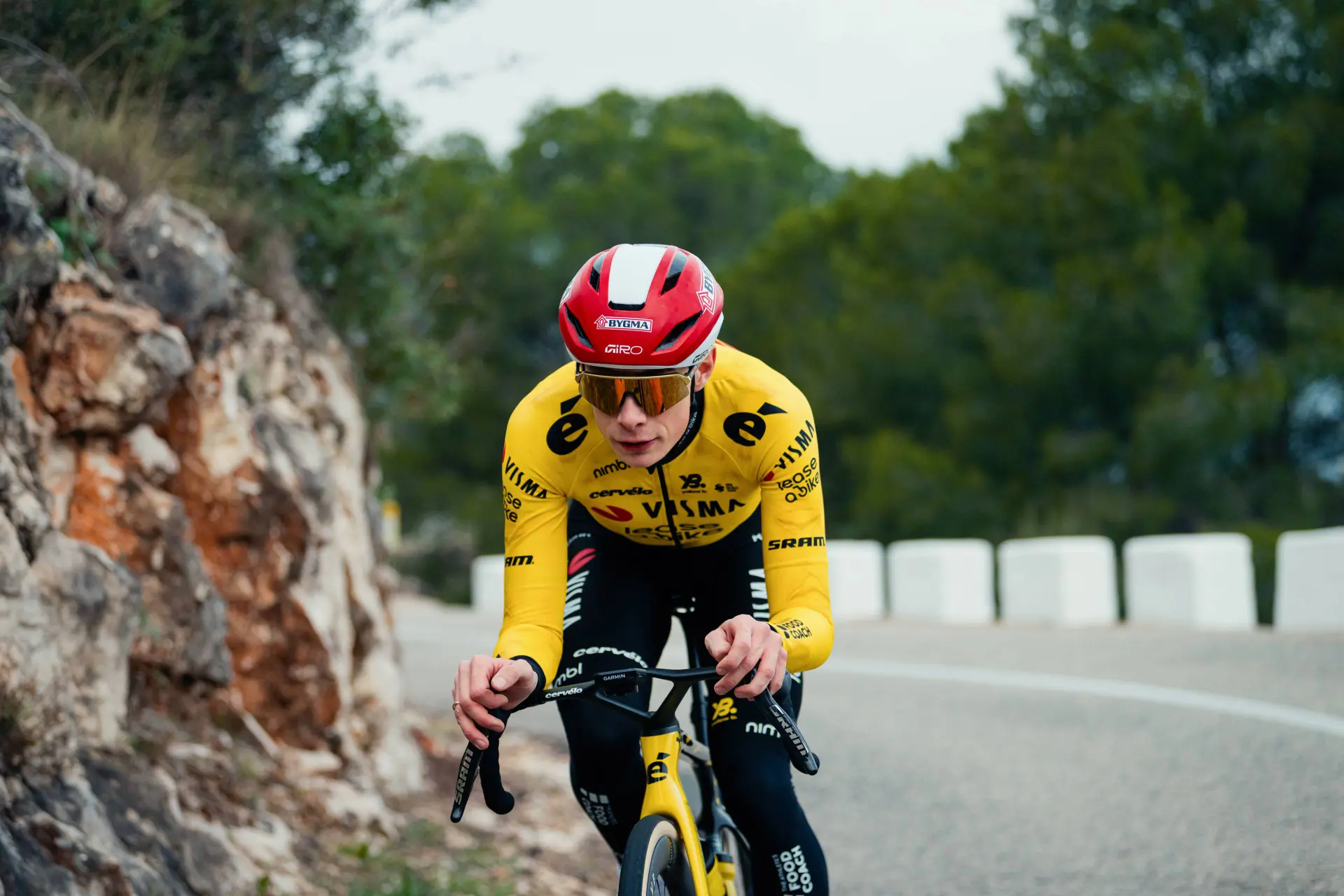 Vingegaard backed by French colleague after training crash: "It can indeed be very annoying"