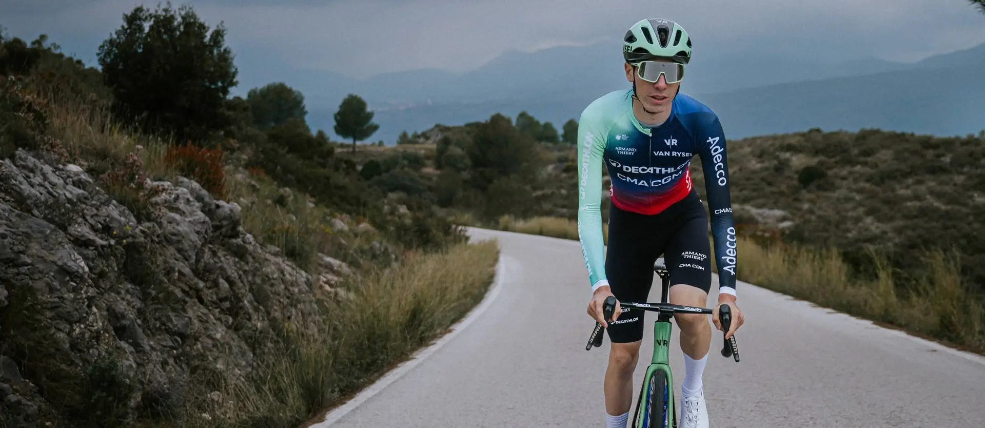Decathlon CMA CGM extend French top talent Léo Bisiaux through 2030 ahead of Vuelta a España