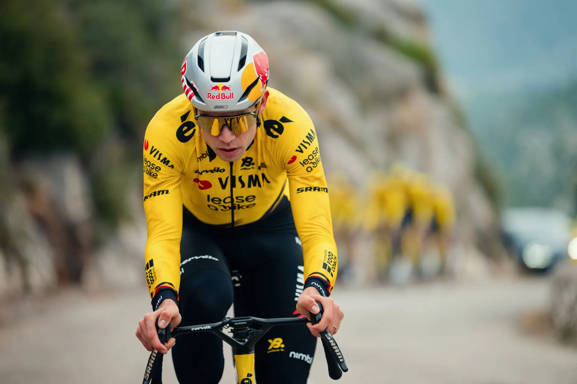 ‘Normal life is more complicated’: Wout van Aert clarifies injury after ‘joint fracture’