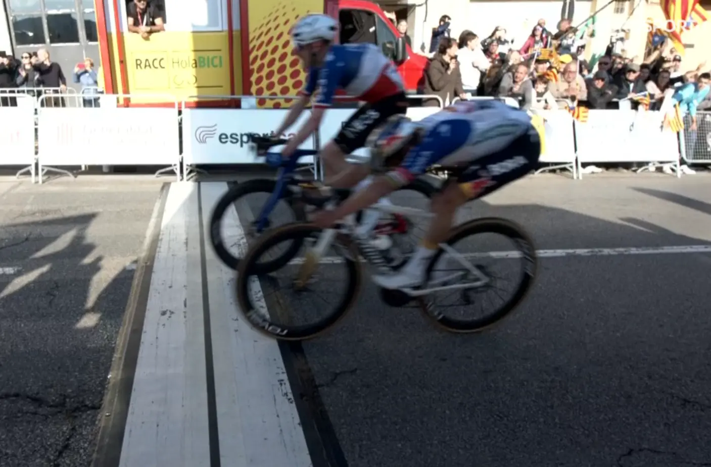 Cipressa-lite in Catalonia as UAE and Vingegaard take over and Pidcock, Evenepoel lose out in the sprint