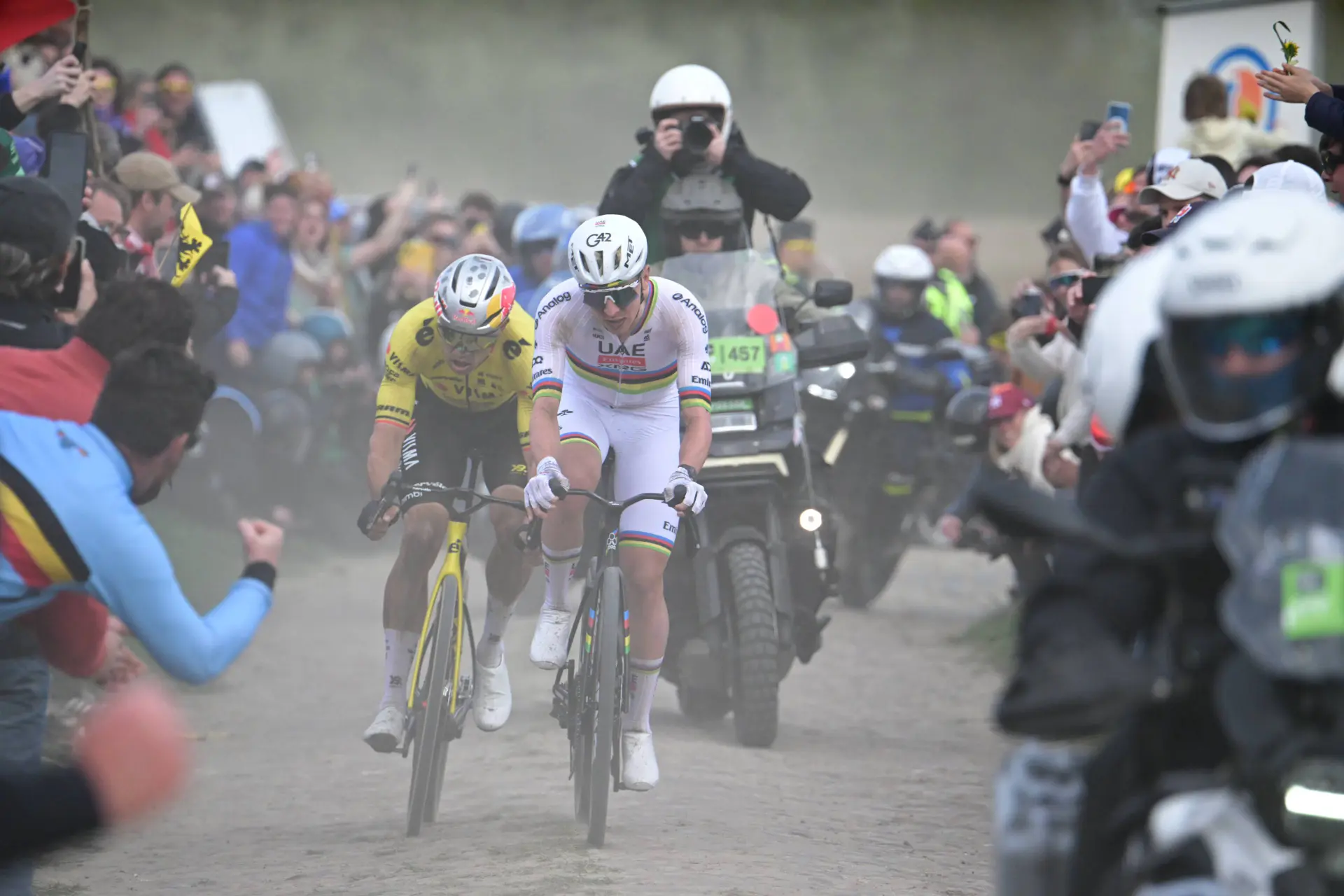 Spaghetti legs, but Pogačar doesn't blame bad luck: 'Dropping Van Aert was mission impossible'