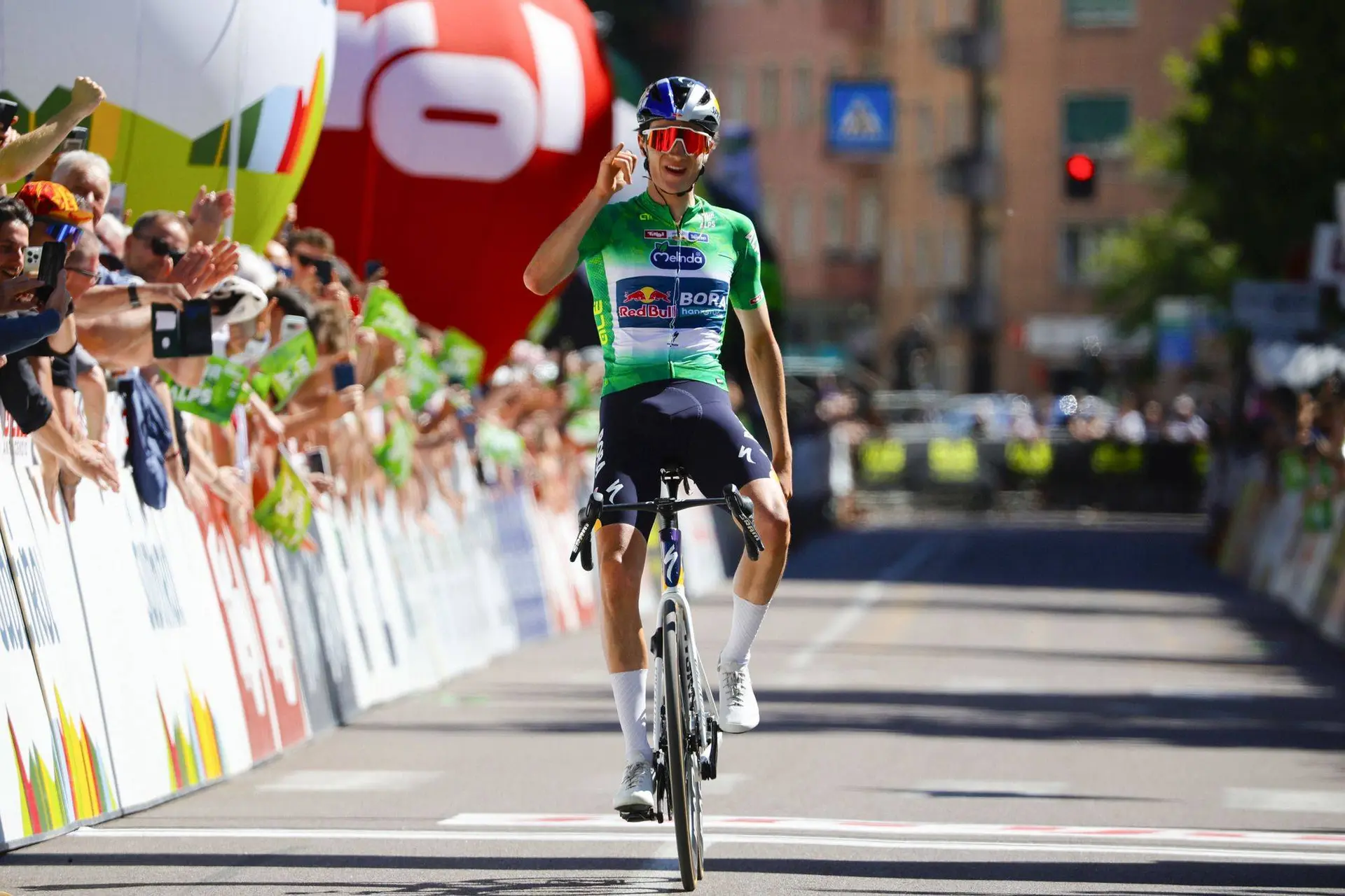 'Even with three of us, Giulio was still pulling away': Arensman confirms Pellizzari's all-round dominance