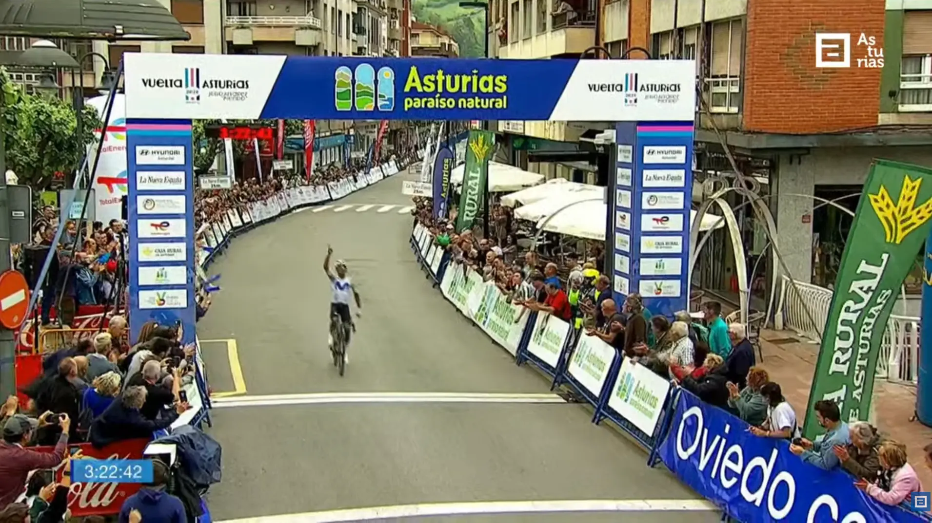 Nairo Quintana, 36, rediscovers winning ways — and pays tribute to Cristian Camilo Muñoz