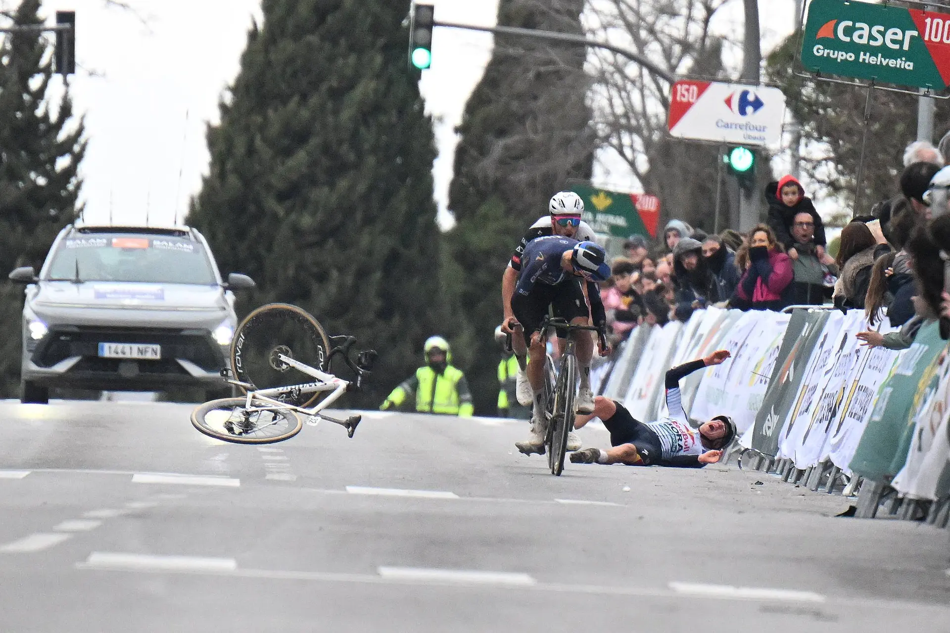 Maxim Van Gils back on the bike after horror crash in Spain, but return still far away
