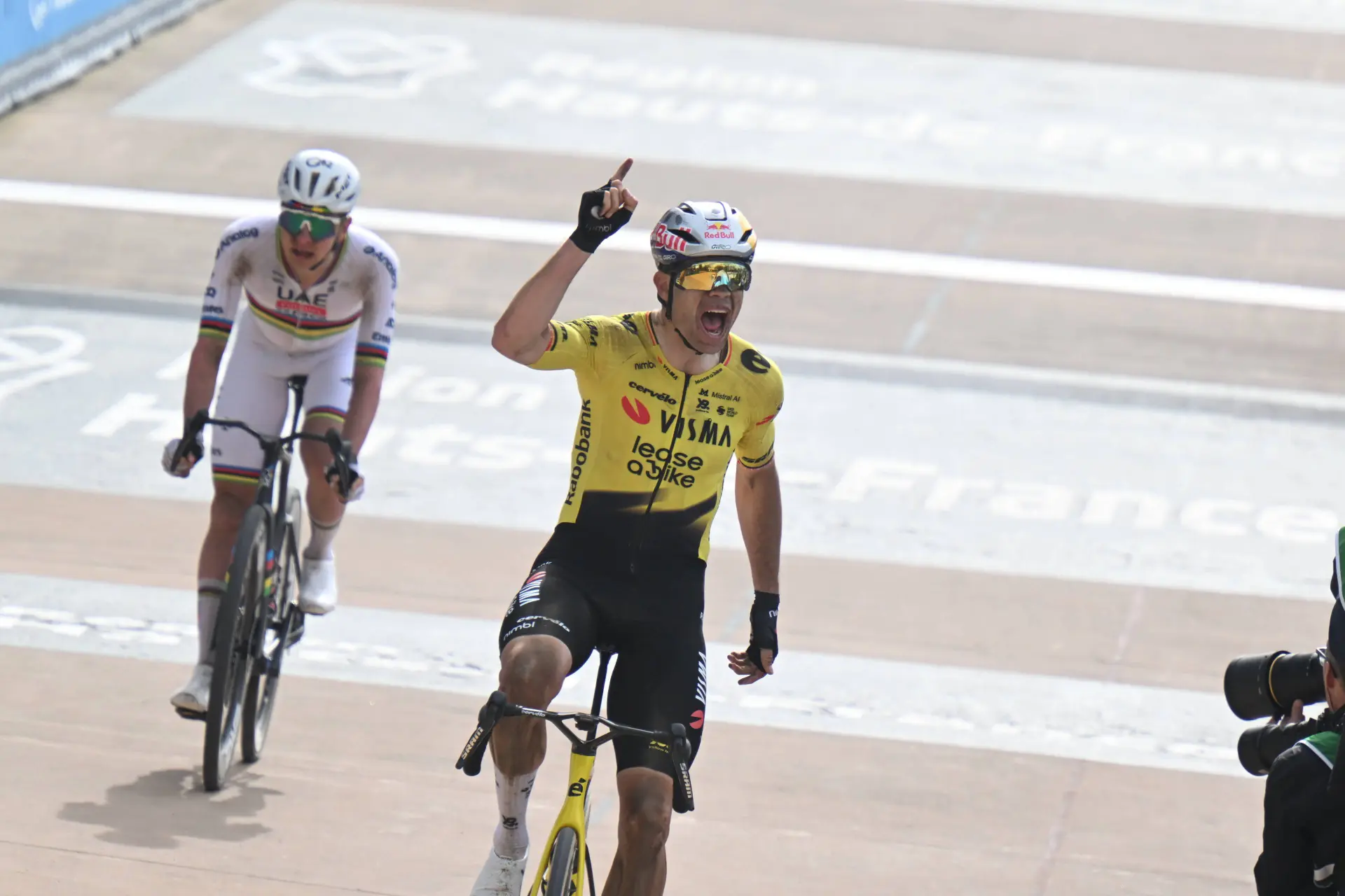 wout-van-aert-roubaix