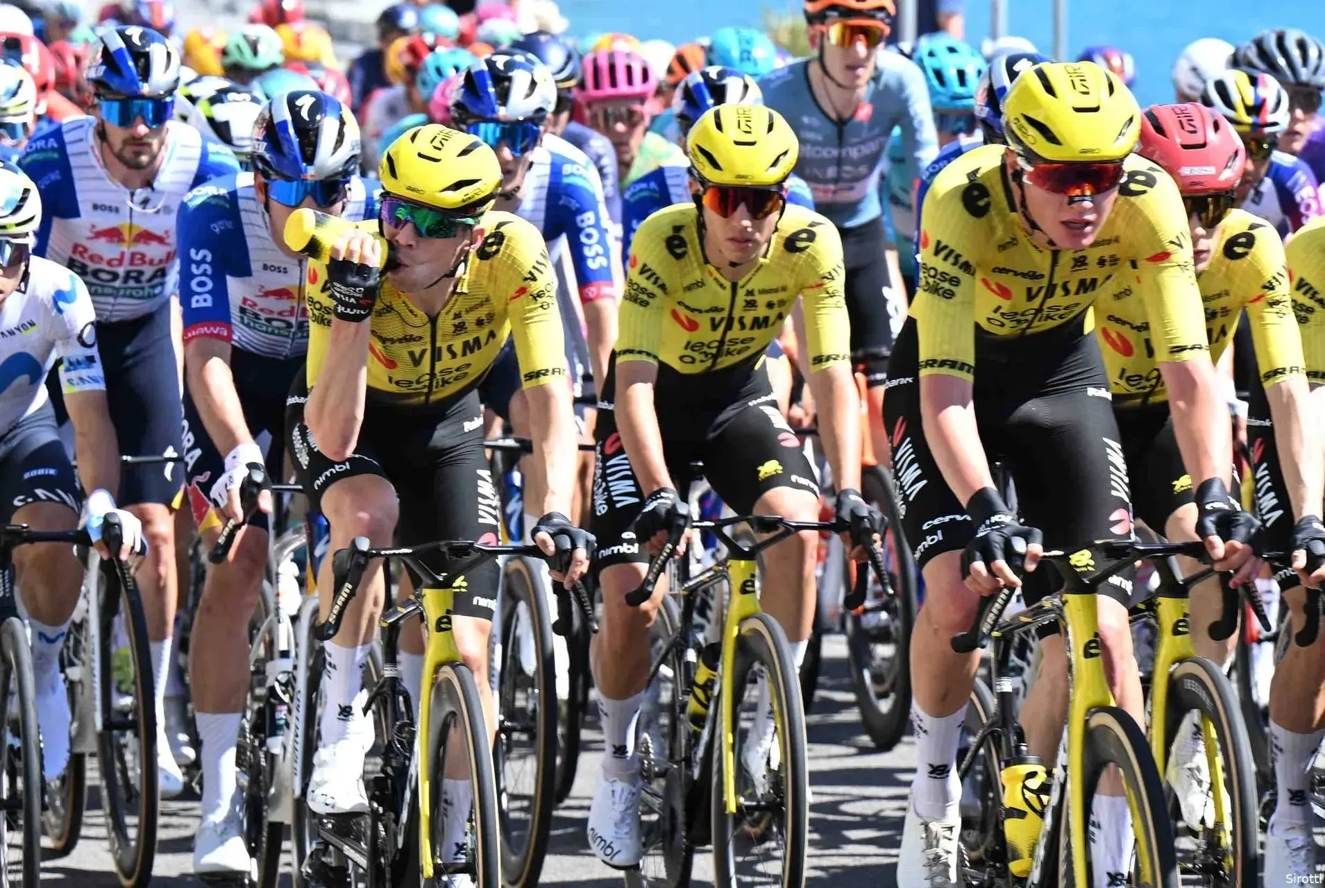 LIVE Stage 16 Giro d'Italia 2026 | Ciccone doing his best, but Visma | Lease a Bike are rolling heavy