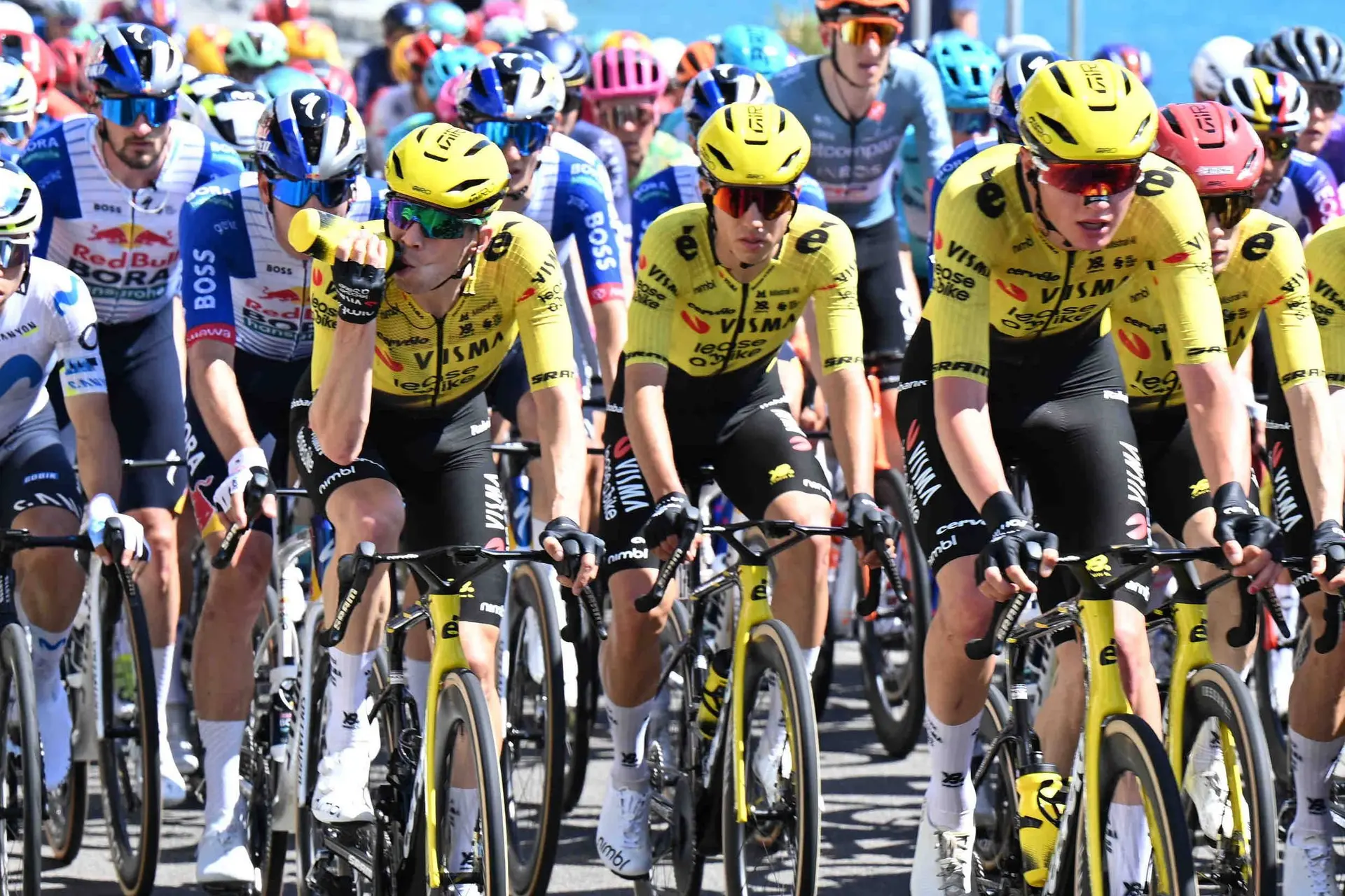 LIVE Giro d'Italia 2026 Stage 20 | 7 escapees are trying to break the Visma stranglehold