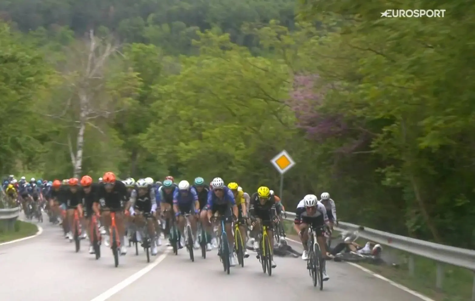 Giro d'Italia 2026 start list so far: Four abandon after horrific stage 2 crash