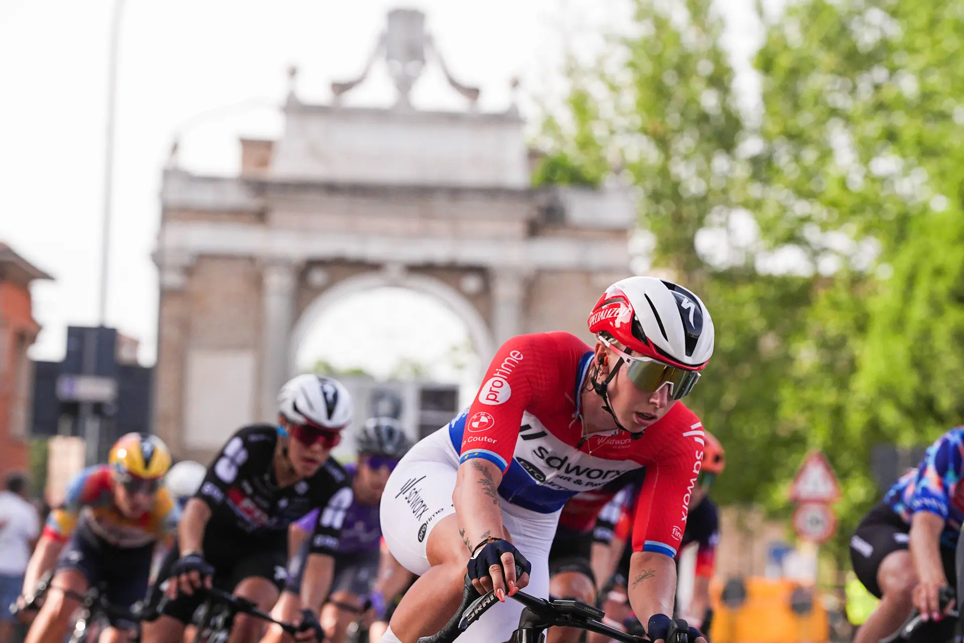 ‘Astonished’ SD Worx-Protime issues statement after Wiebes DSQ in Giro: ‘Serious questions over procedures’