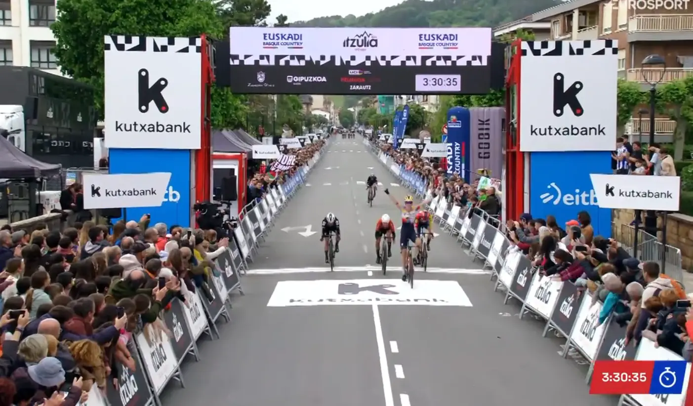 Bredewold shows outstanding climbing legs to claim stage one win at the Itzulia Women