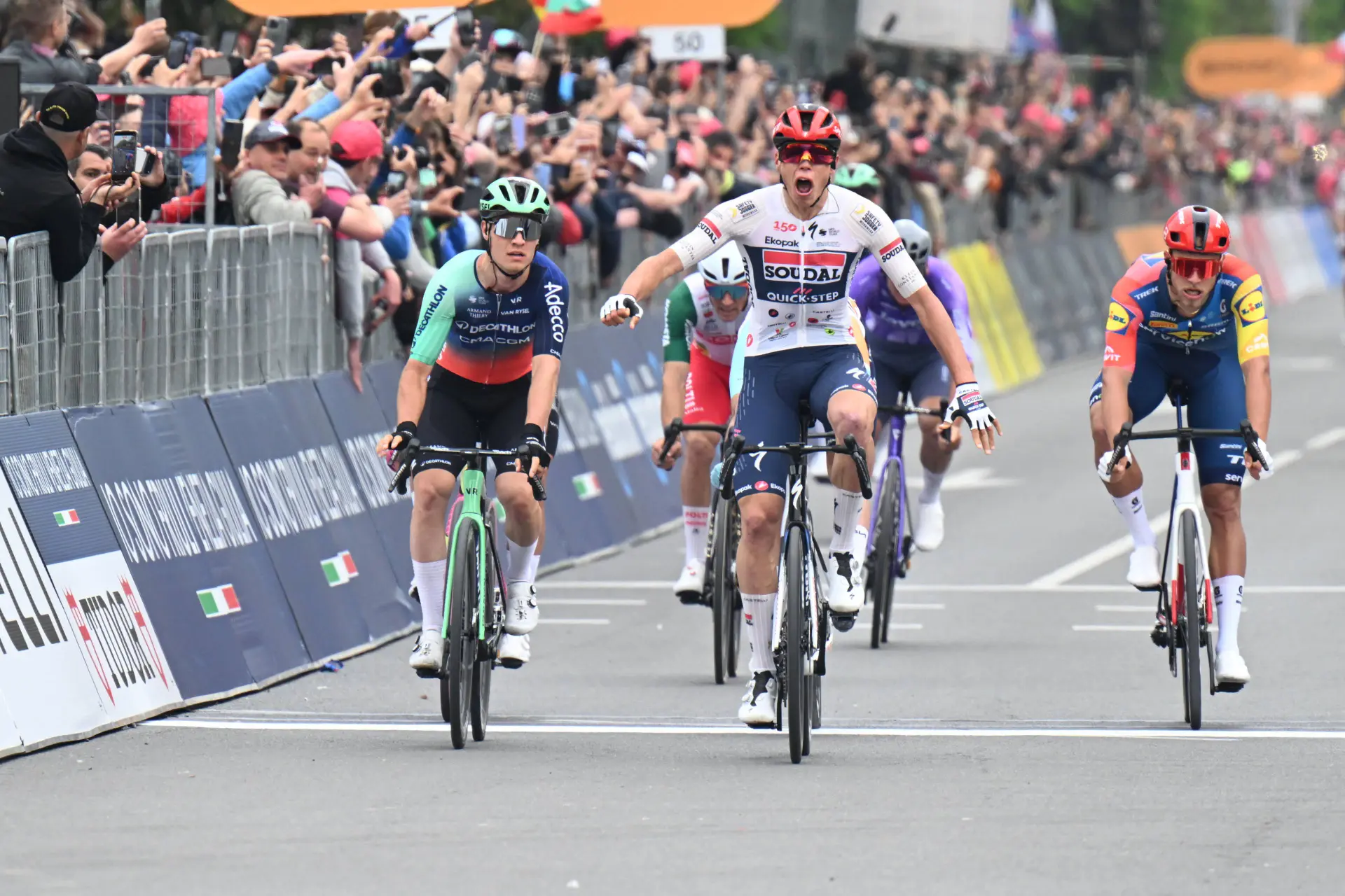 Andresen saw 'elbows' before the Giro crash — Milan explains why his legs locked up