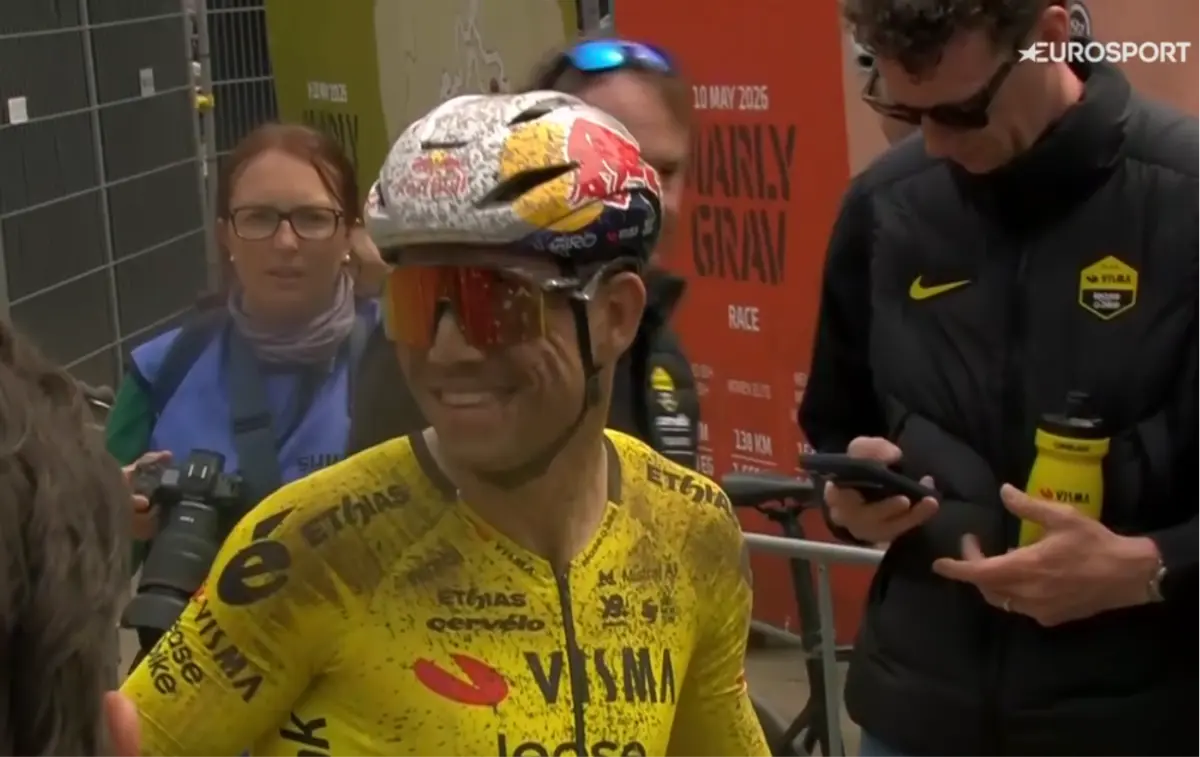 'I really needed to go' — Van Aert laughs off a month's holiday and a mid-race toilet break with Marly Grav victory