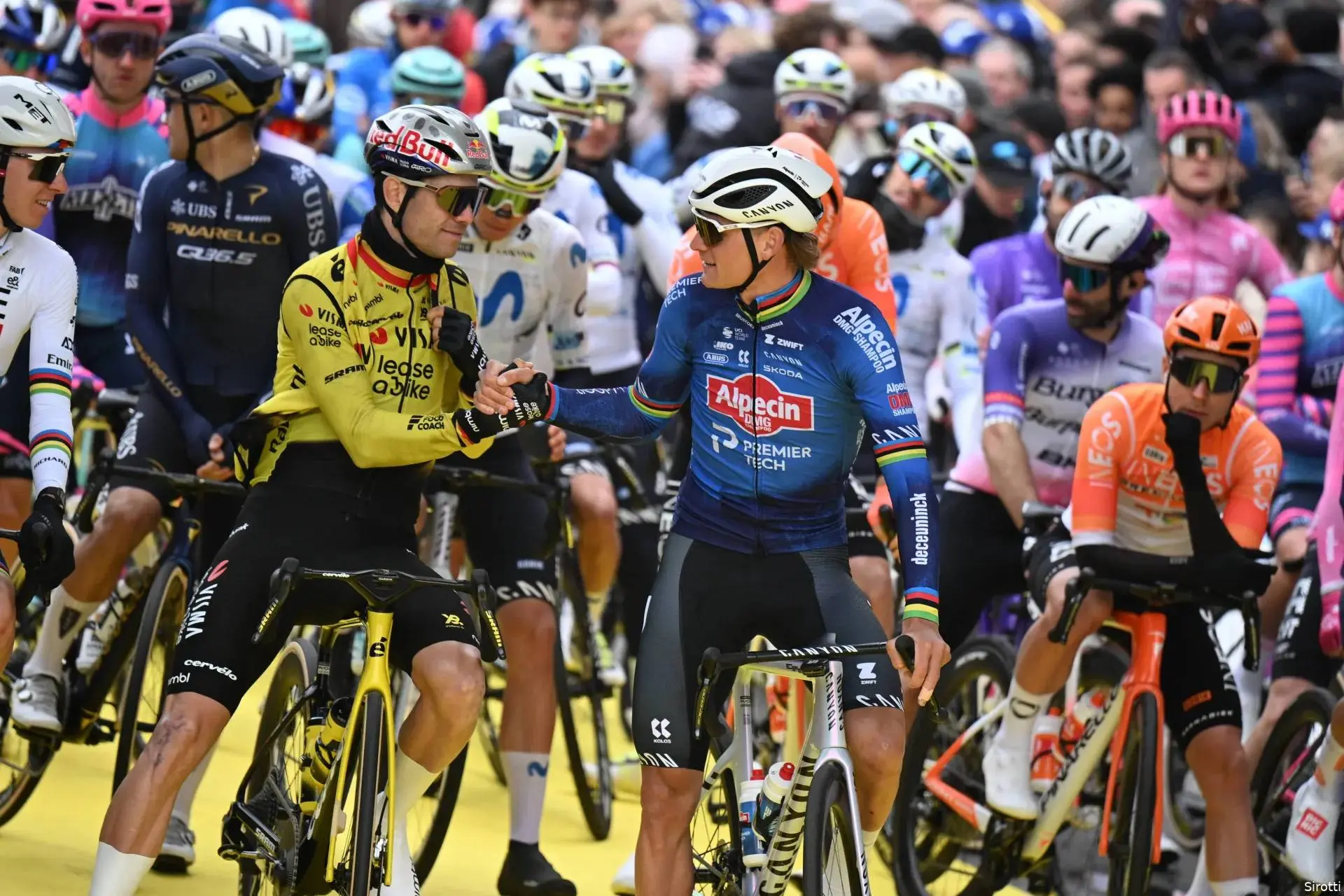 wout-van-aert-mathieu-van-der-poel-69d3774f5359d