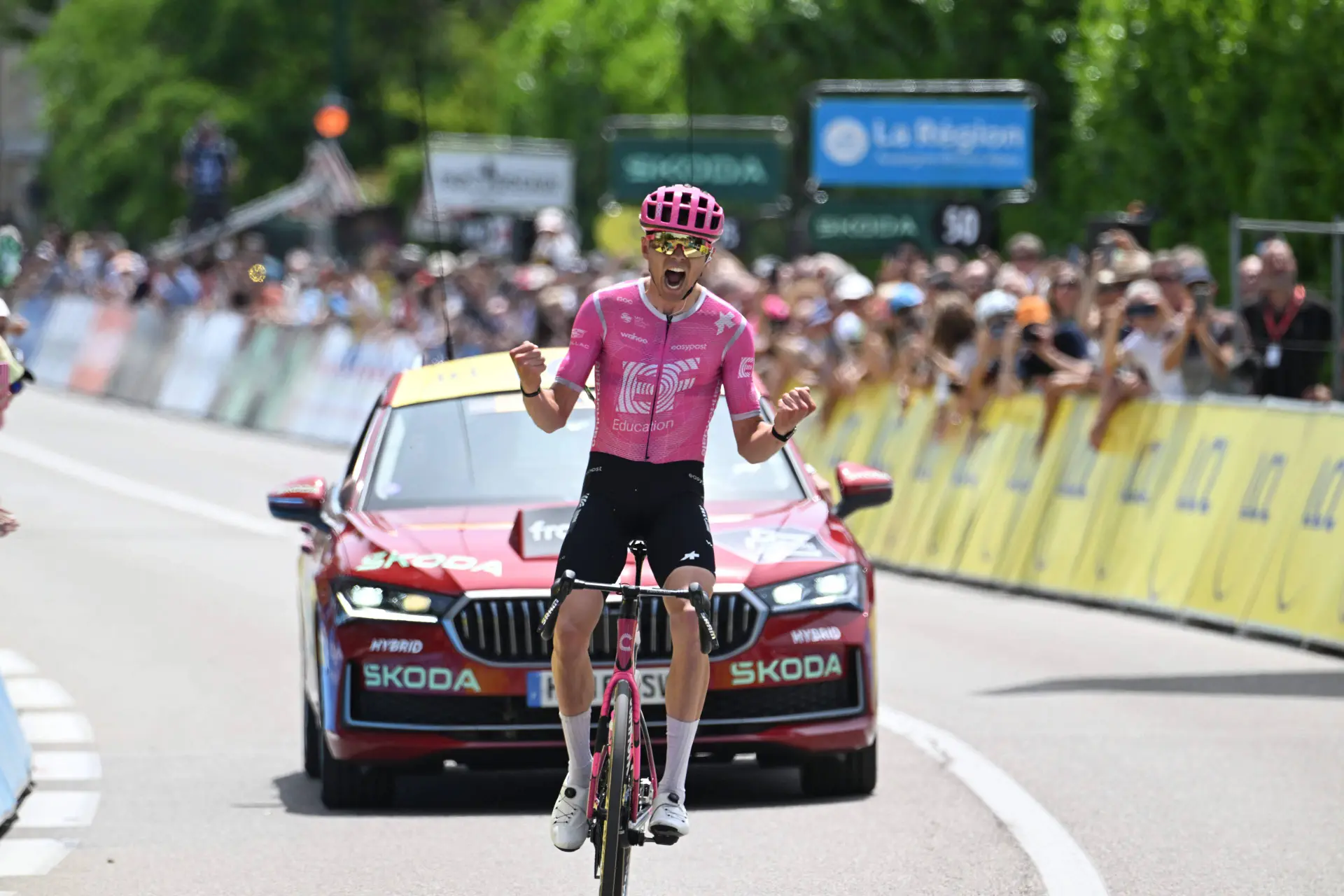 LIVE 2026 Tour de France stage 3 | After an intense hour of attacks, a strong break finally gets away