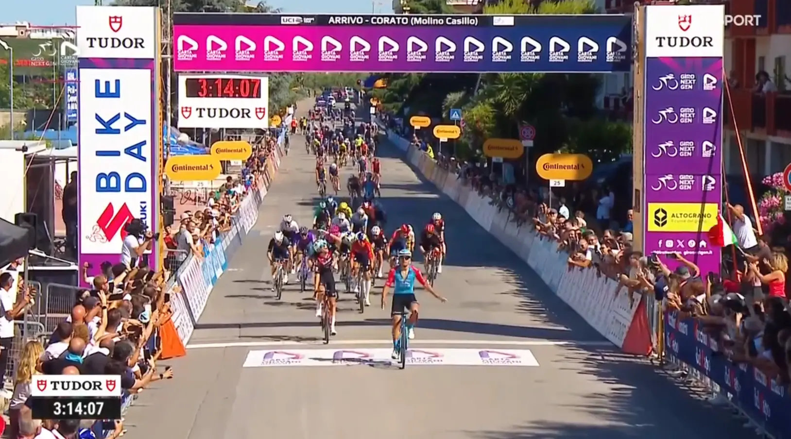 Late breakaway nearly wins the day at Giro Next Gen stage 4, but well-timed move provides upset