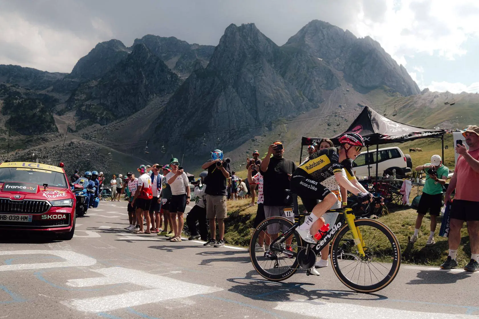 Reef points to smarter UAE, not just Pogačar, in Tour battle against Vingegaard and Visma | Lease a Bike