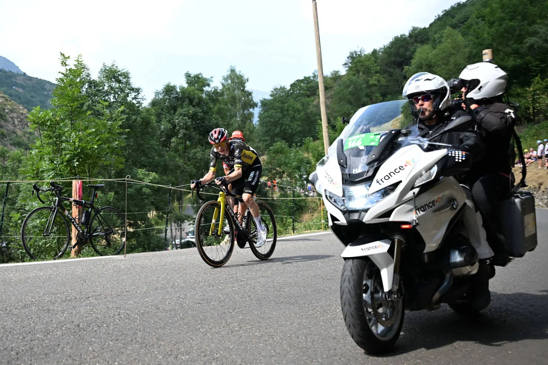 Tom Dumoulin questions Jonas Vingegaard and Visma | Lease a Bike’s equipment choice