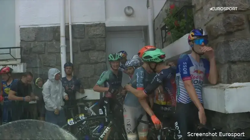 Apocalyptic conditions lead to cancellation of third stage of Vuelta a España