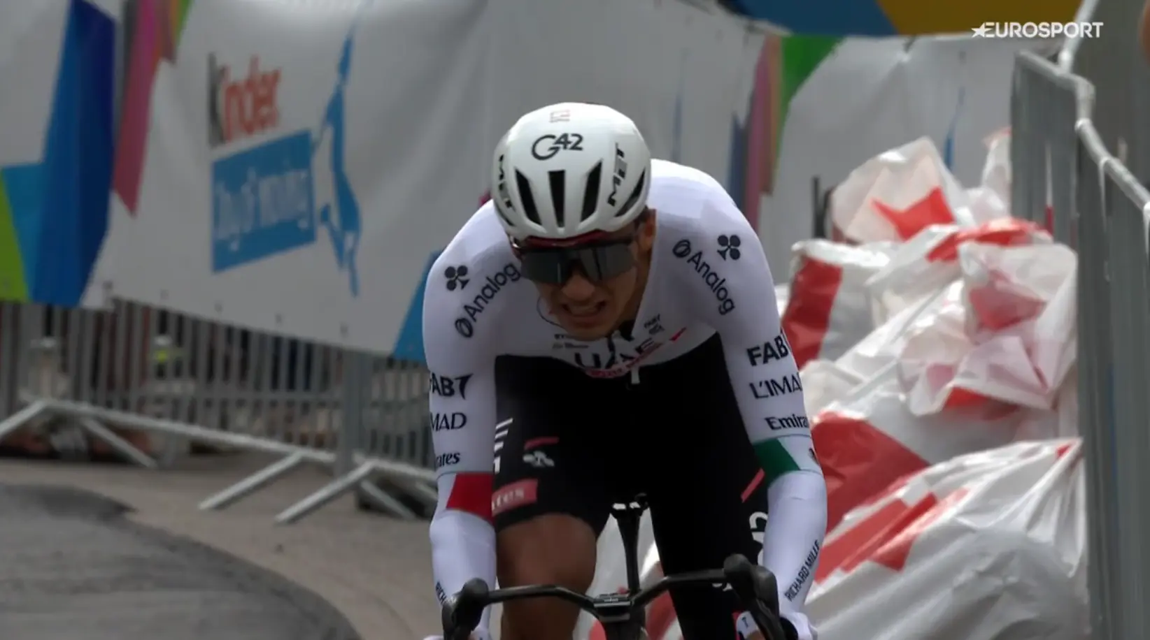 Del Toro's pure explosion of power too much for Magnier in Deutschland Tour opening prologue