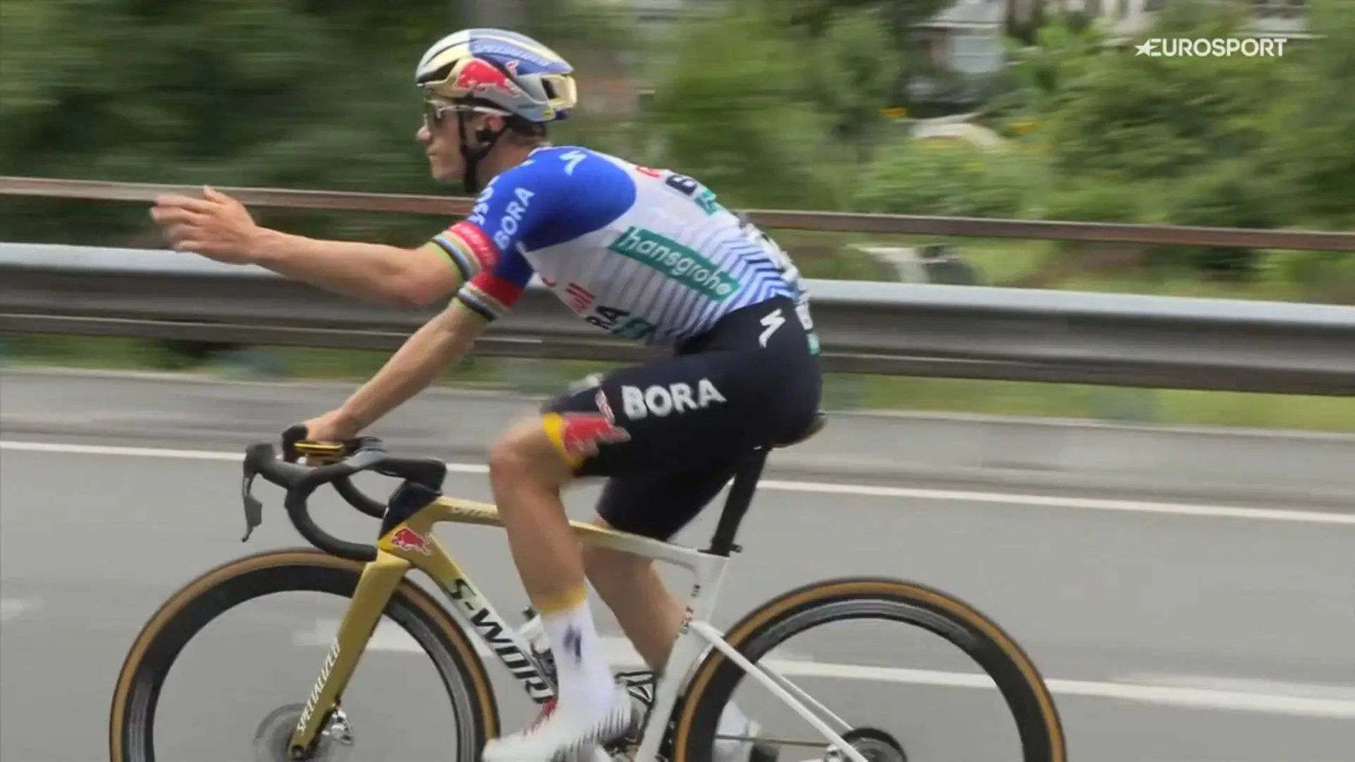 Race jury disrupts Clásica San Sebastián after Remco Evenepoel puncture