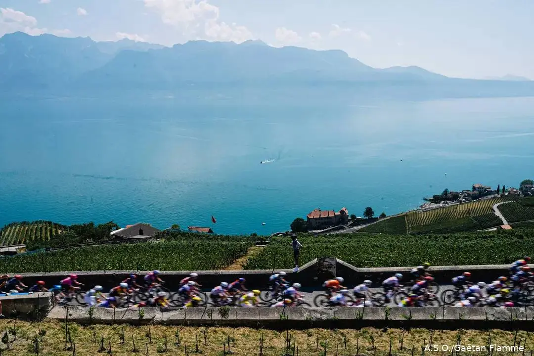 Tour de France Femmes 2026 fines & penalties | Struggling Dina Boels beats the time cut, but crosses the line in doing so