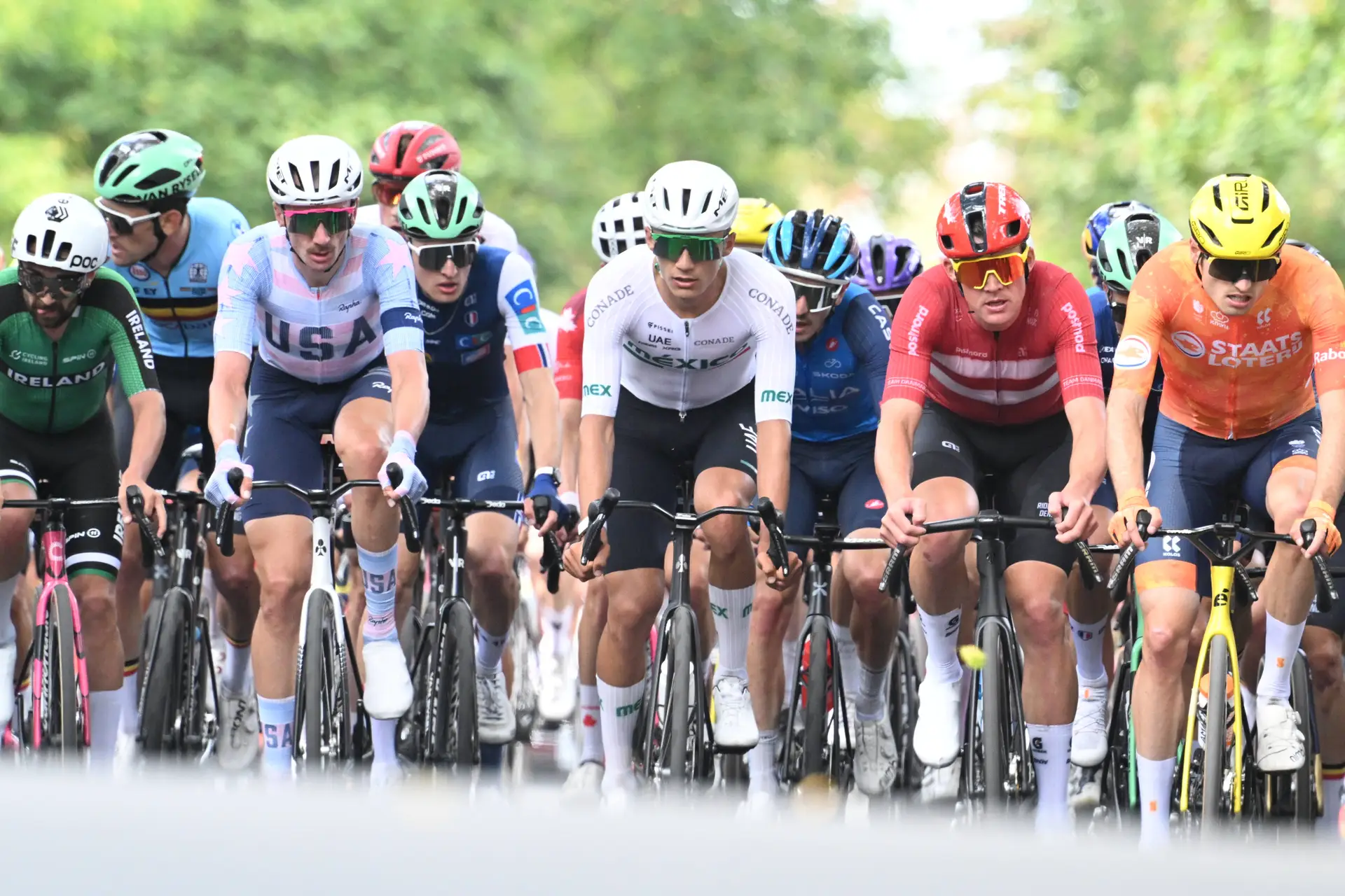 Pidcock accuses Del Toro of helping UAE teammate McNulty to the rainbow jersey: 'Obviously working for McNulty in the end'