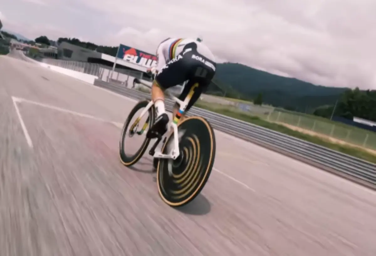 🎥 Evenepoel put the final touches to his World Championship time trial prep on an F1 circuit: 'Set the bar high'