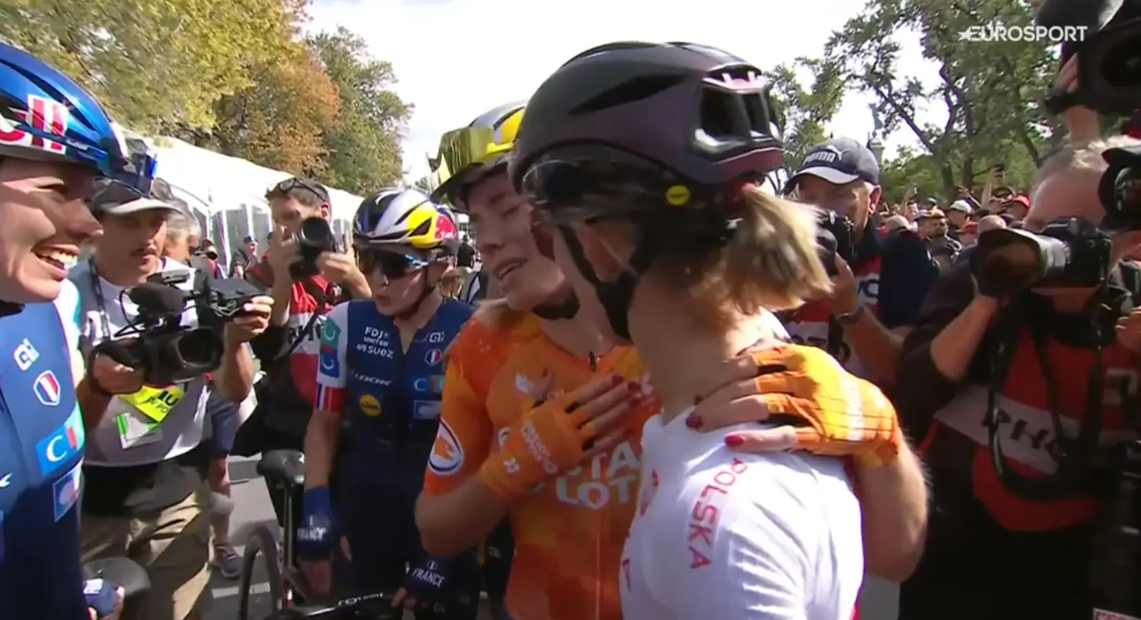Niewiadoma has mixed feelings finishing second to Vollering again: 'I lost the rainbow jersey'