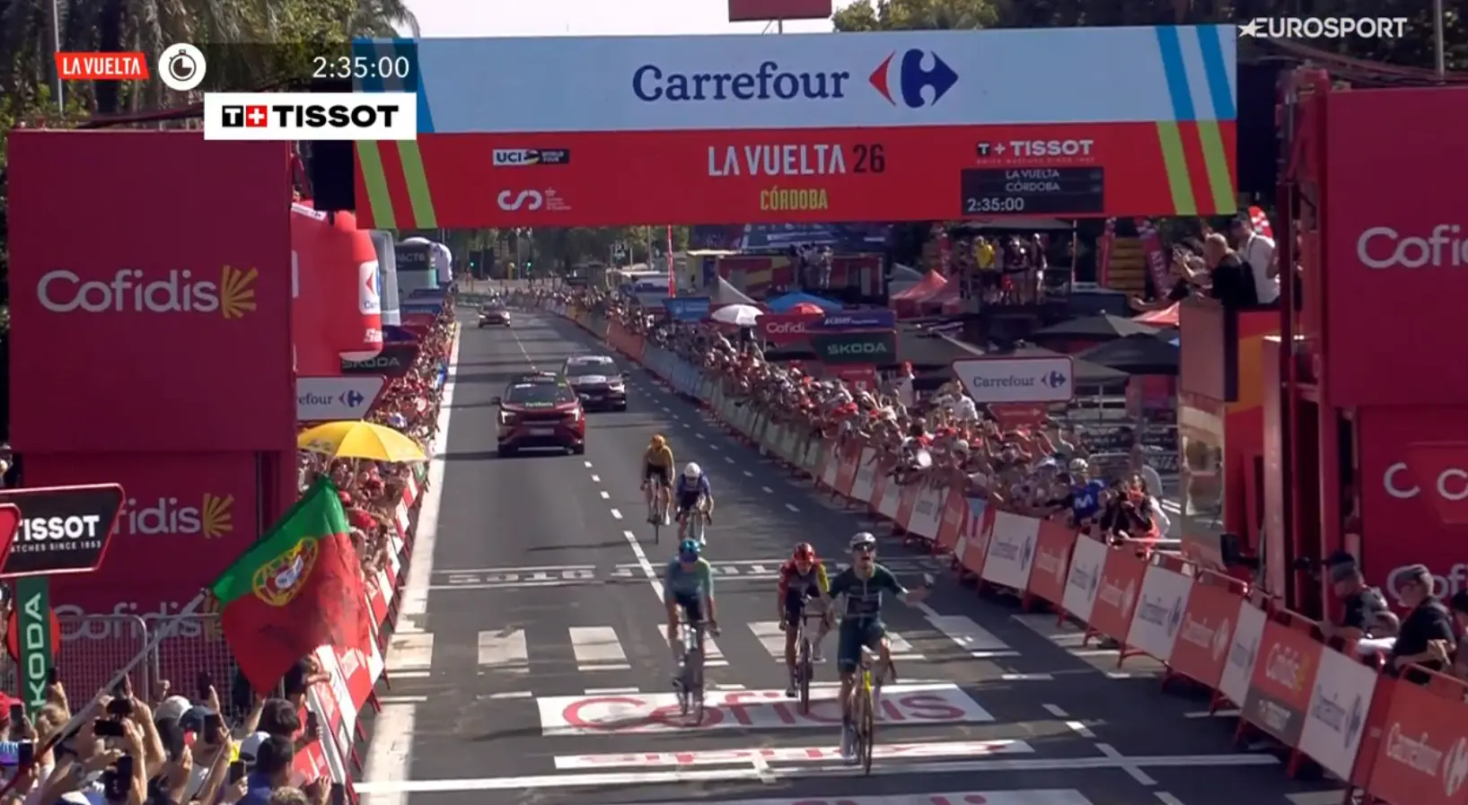 Van Aert beats Nys and is crowned king of Córdoba on a sweltering day at the Vuelta a España