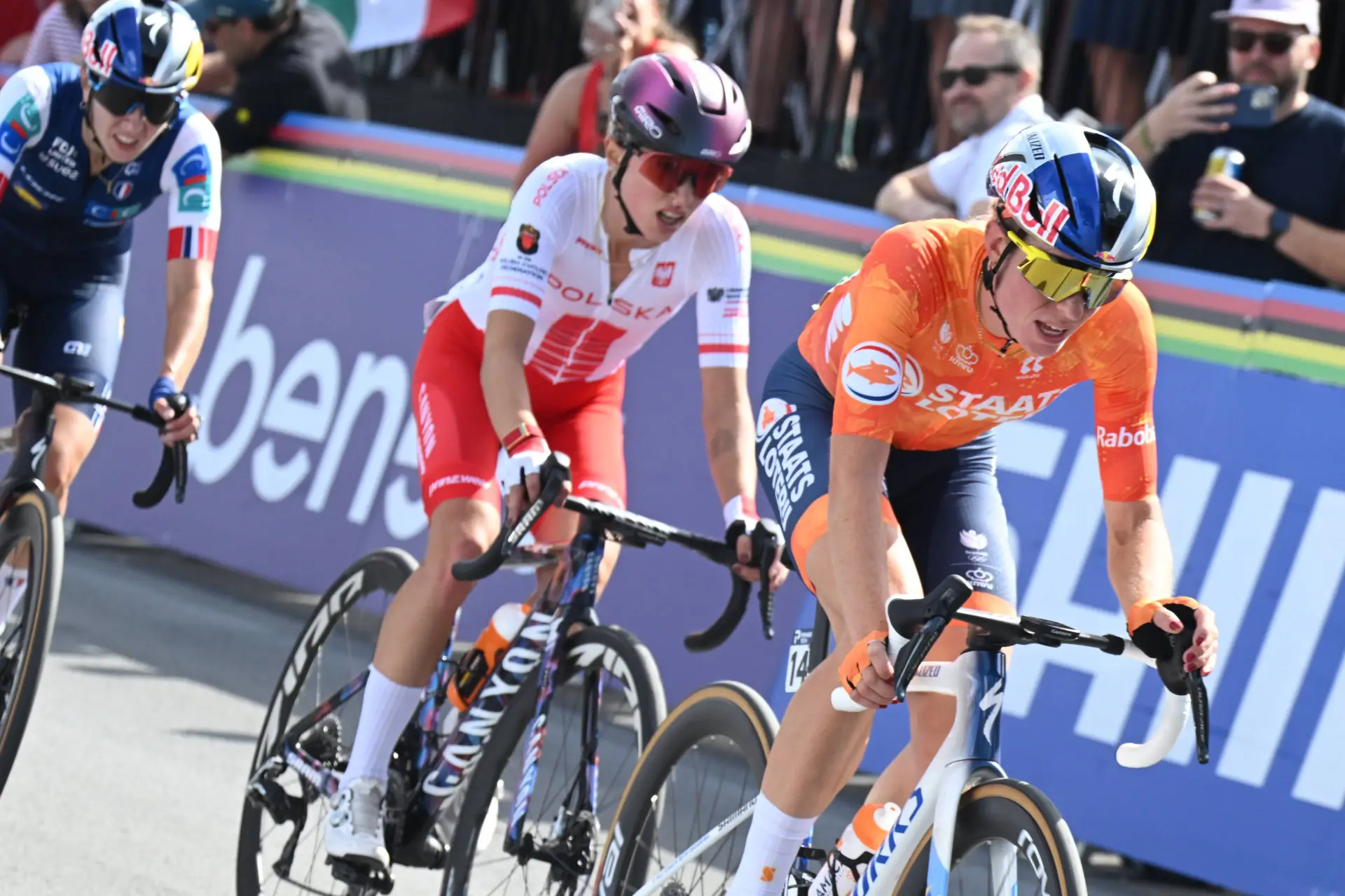 LIVE 2026 European Cycling Championships elite women | Dutch train controls a small break for Vollering