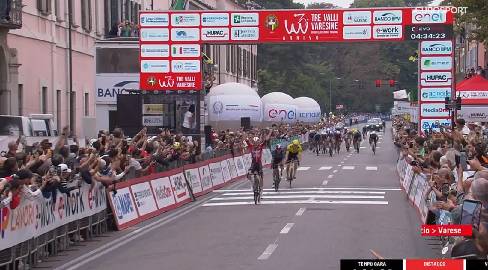 Sensational Jarno Widar beats Pidcock and Jorgenson to win Tre Valli Varesine