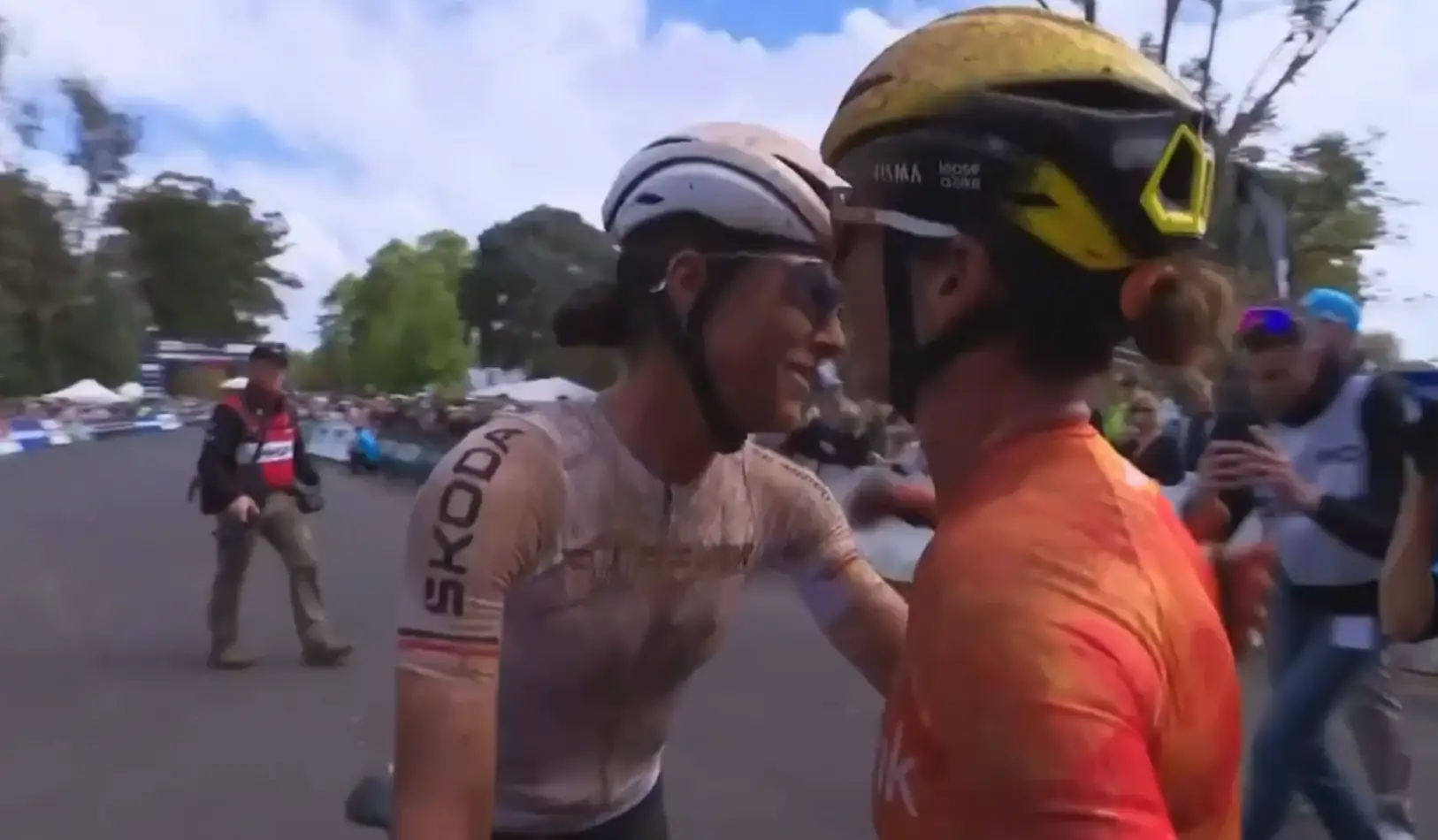 Fairytale story of woman who pushed Vos to her limits at Gravel World Championships: 'You can be proud'