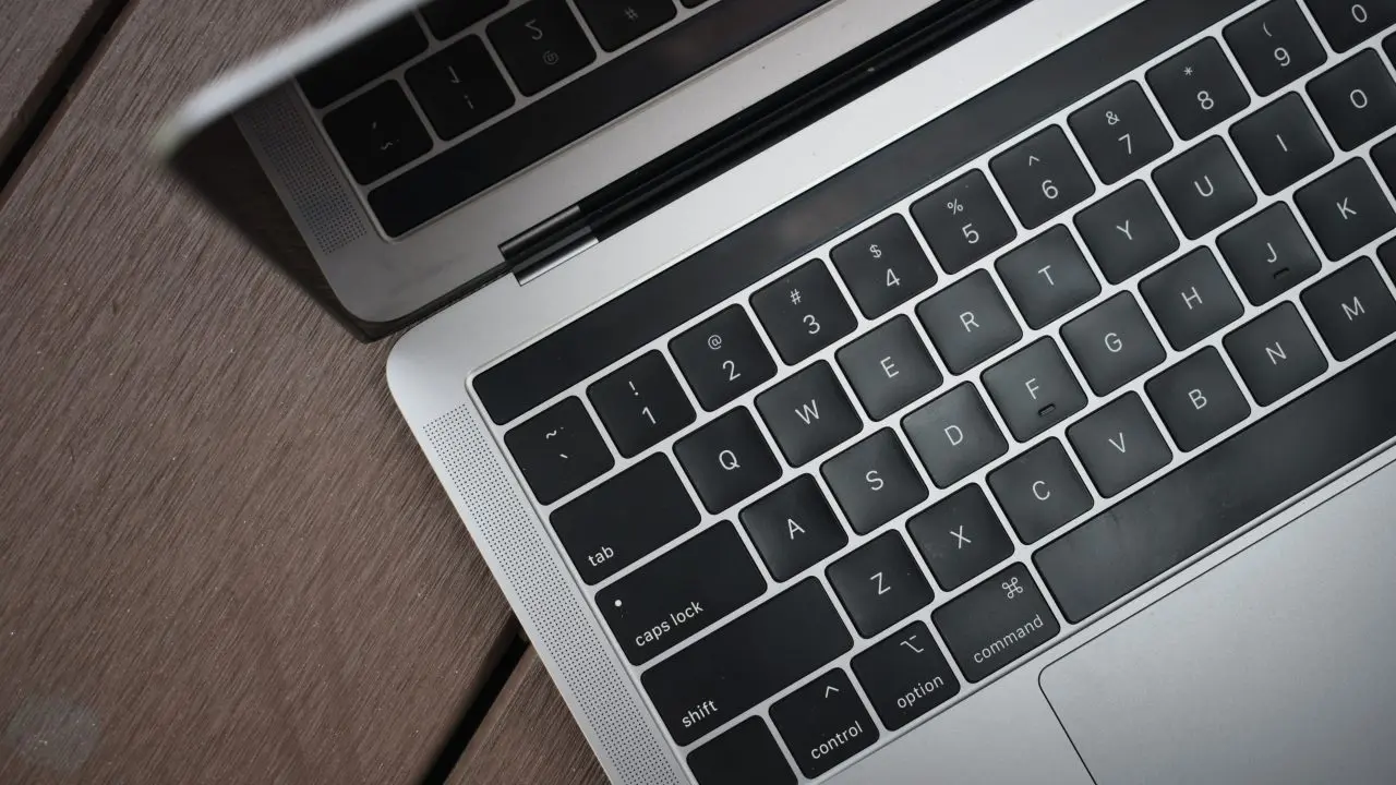 macbookf1649931922