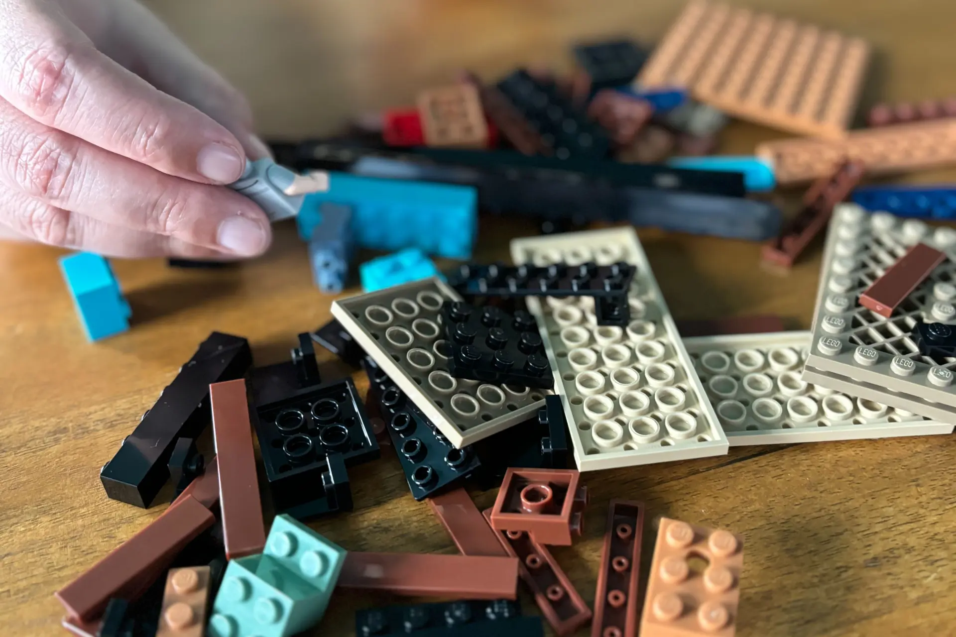 Komt er een LEGO figurine van Taylor Swift en verloofde?!